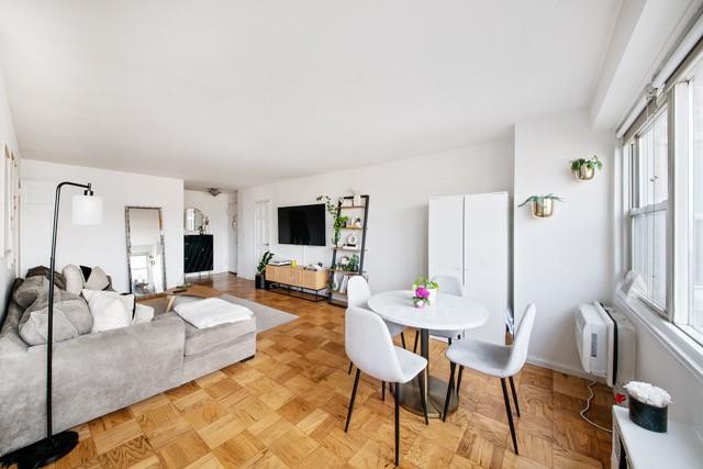 #4 photo, 3 Sheridan Square, New York (Manhattan) , NY 10014