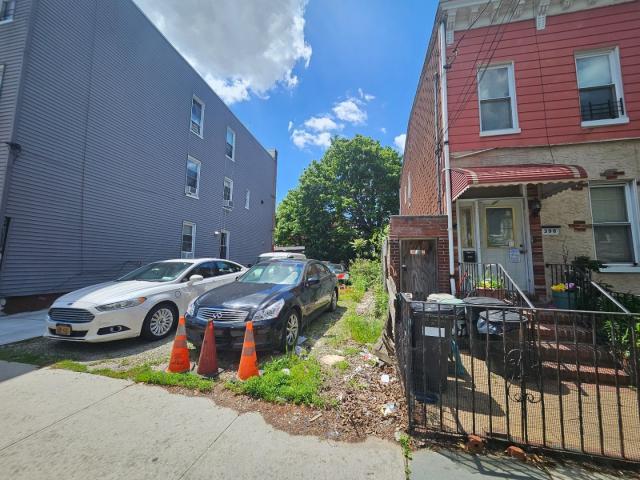 #3 photo, 400 Linwood Street, ブルックリン区 Brooklyn , NY 11208