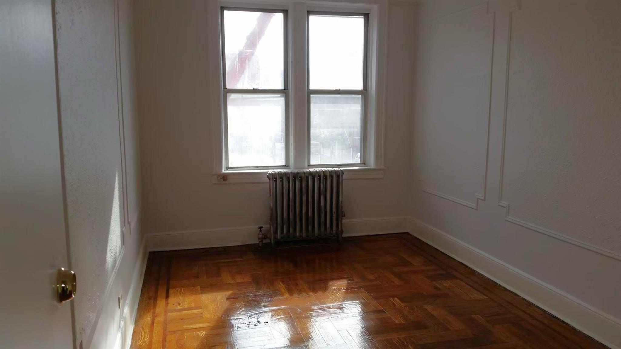 #2 photo, 100-04 Spruce Street, クイーンズ区 Corona , NY 11368