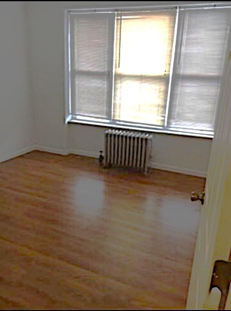 #3 photo, 100-04 Spruce Street, クイーンズ区 Corona , NY 11368