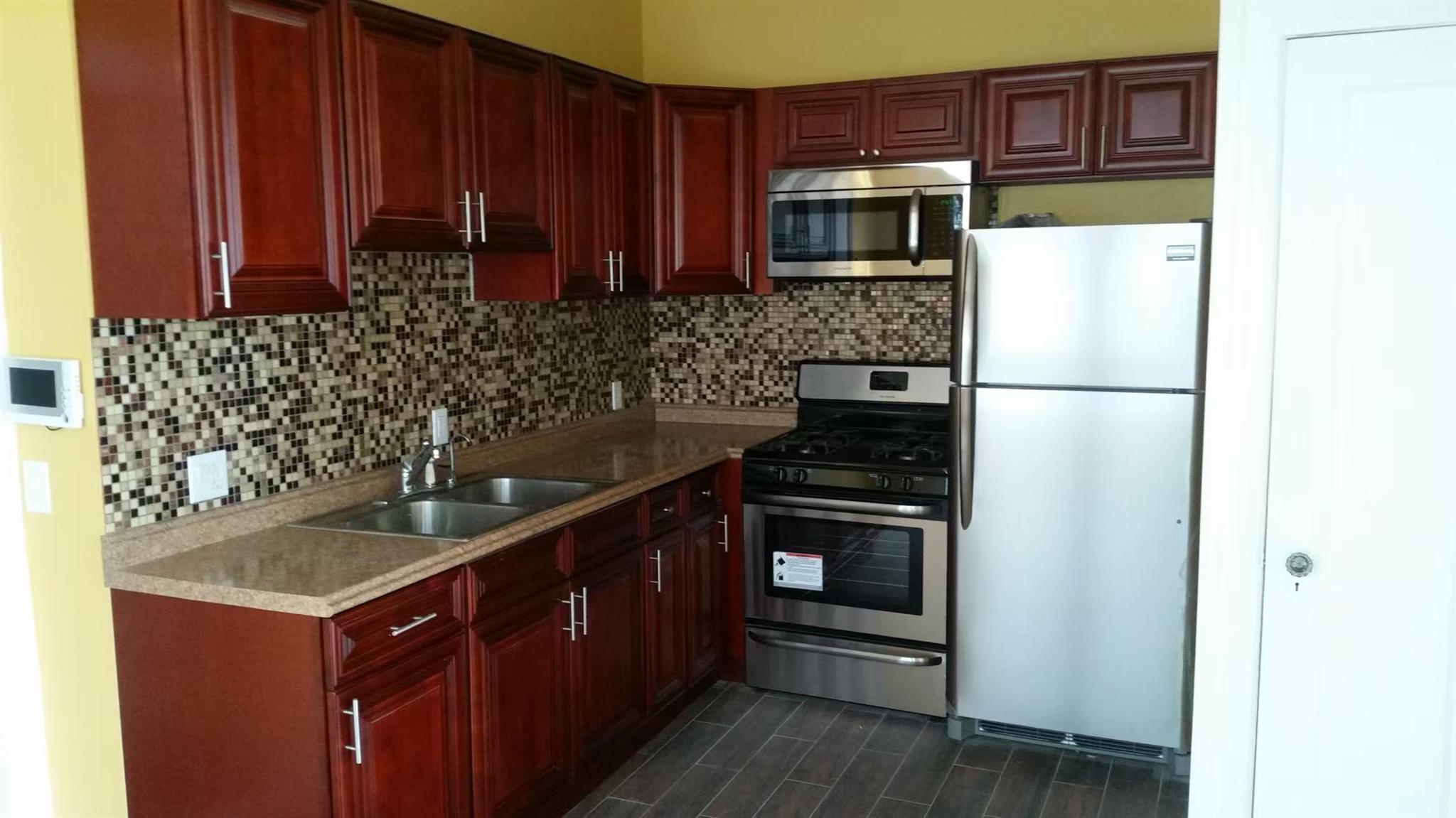 #5 photo, 100-04 Spruce Street, クイーンズ区 Corona , NY 11368