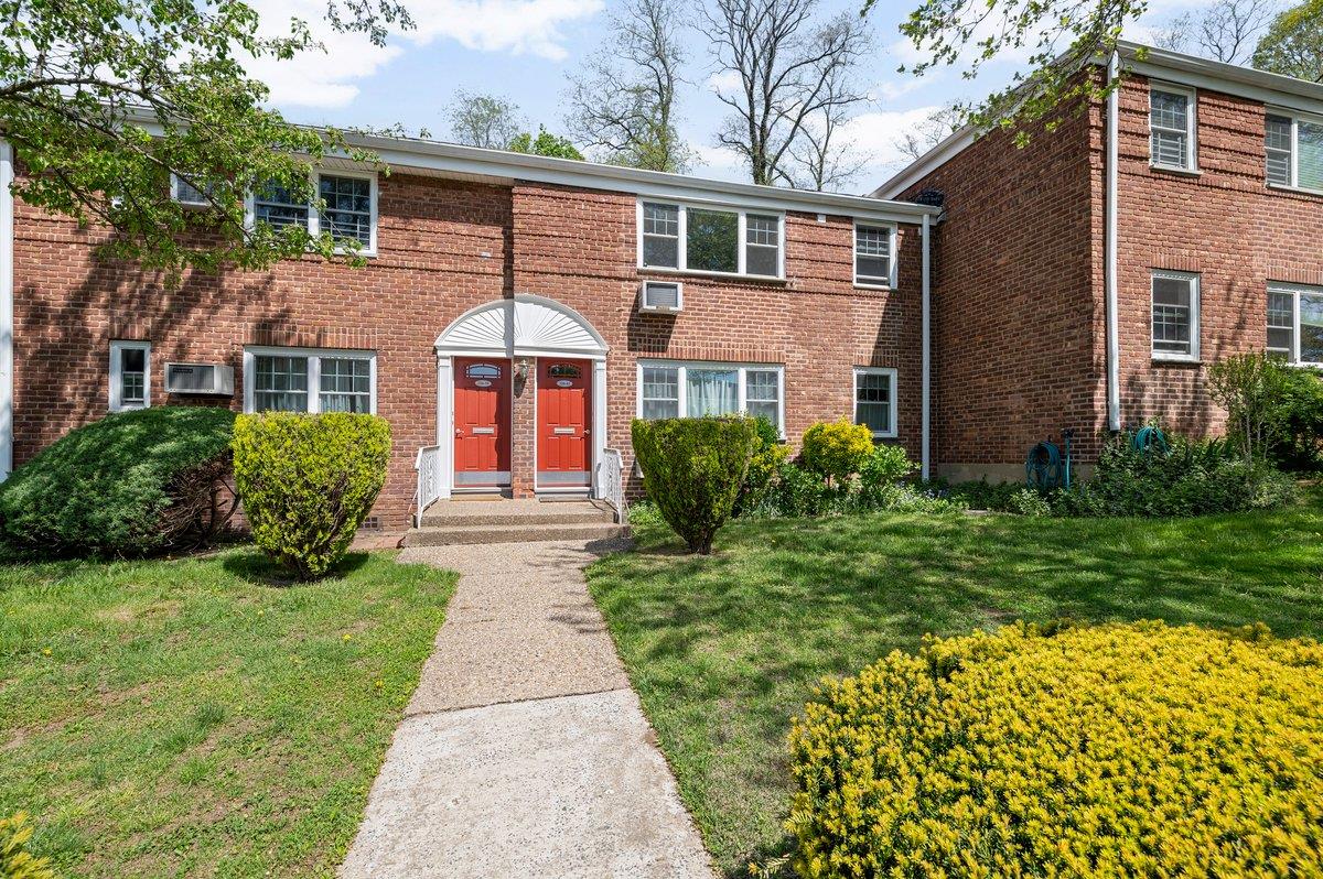 #1 photo, 226-41 Kingsbury Avenue, Oakland Gardens , NY 11364