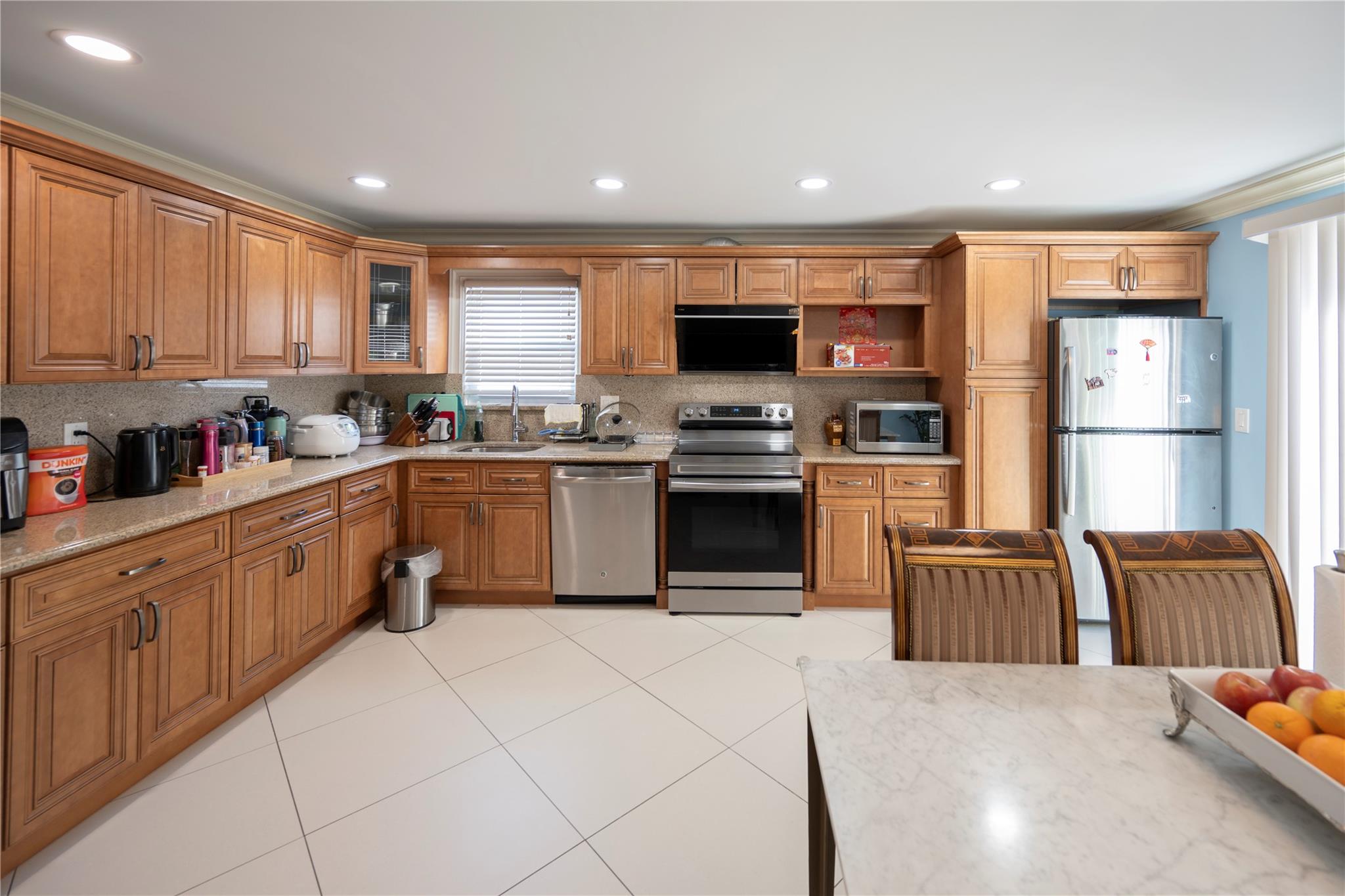 #1 photo, 106 Parkview Street, ناسو Plainview , NY 11803