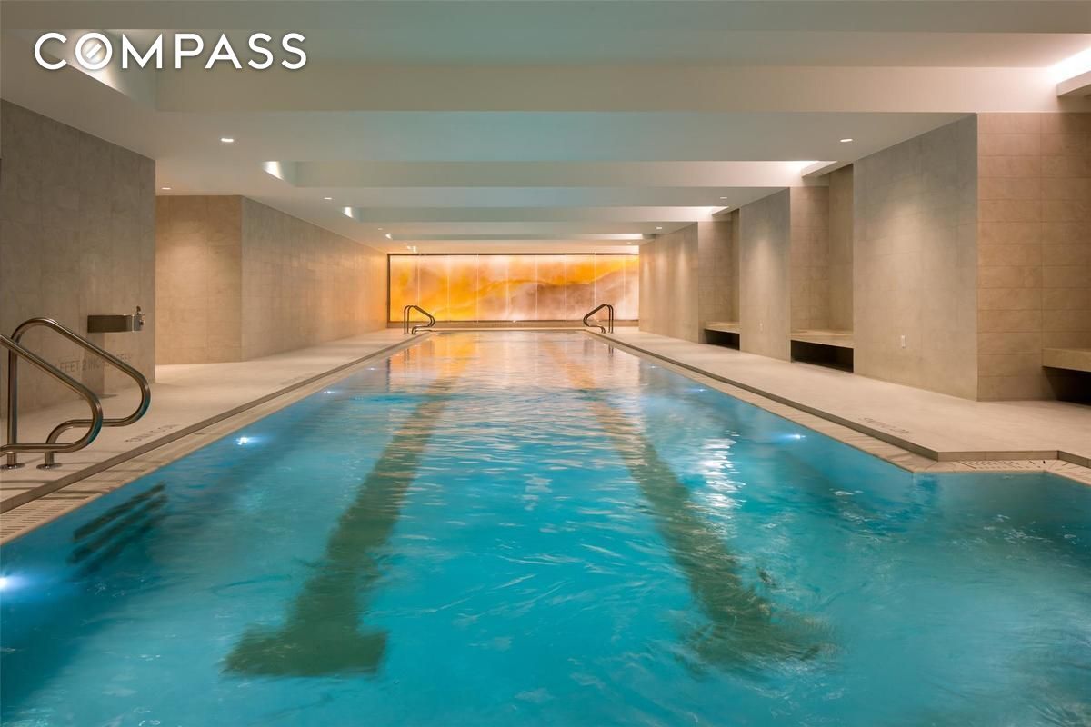 #19 photo, New York City, マンハッタン Theater District , NY 10019