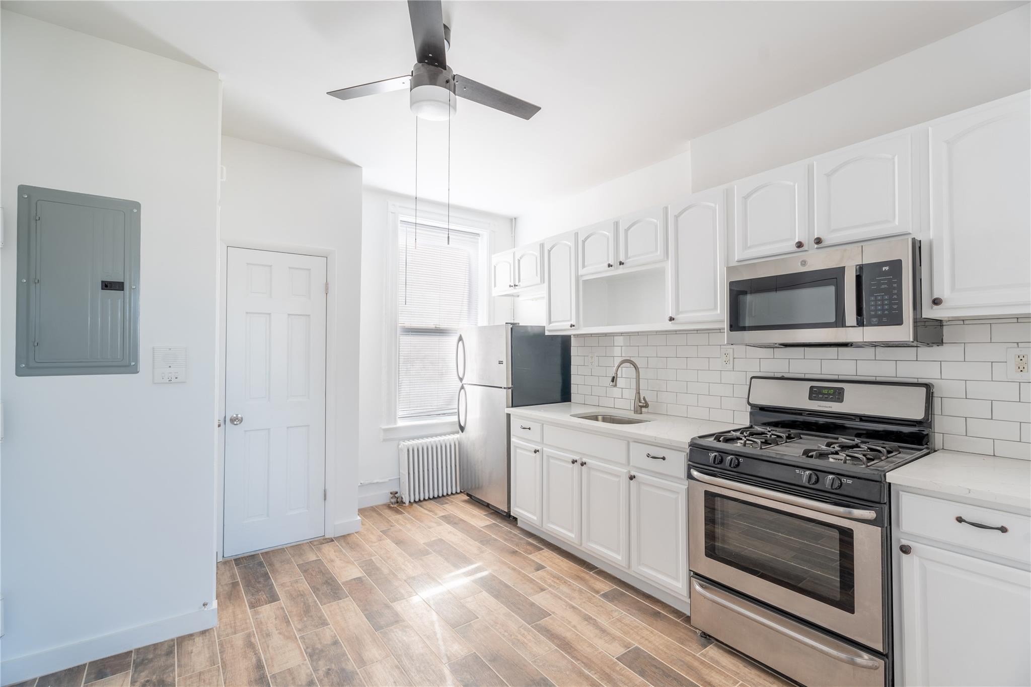 #7 photo, 7407 5th Avenue, Brooklyn , NY 11209