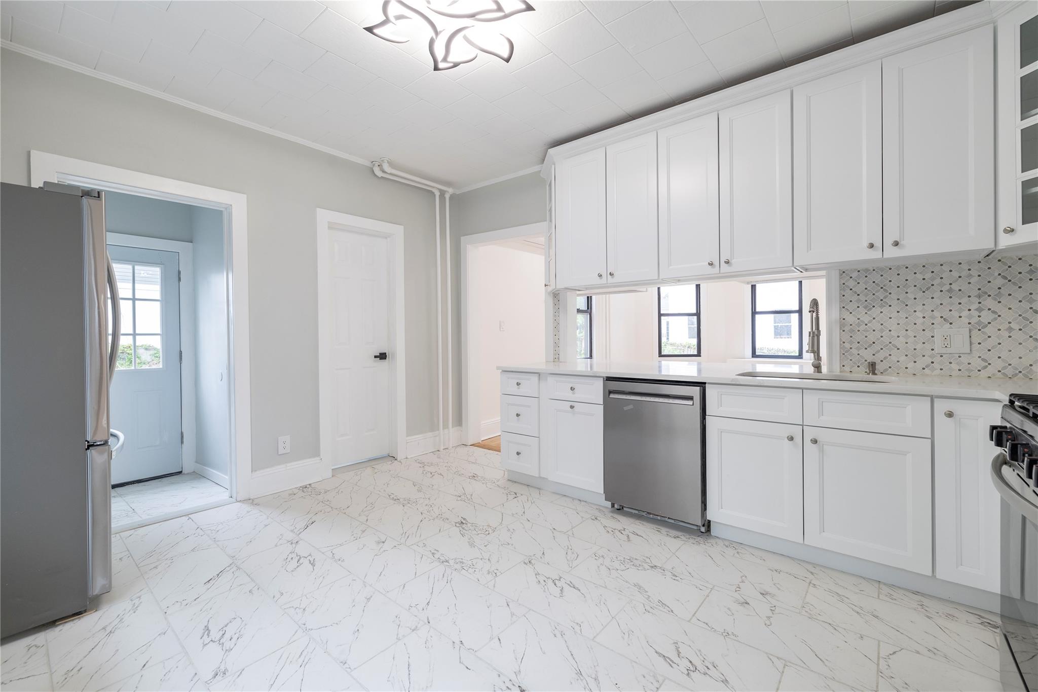 #11 photo, 85 Webster Avenue, ナッソー郡 Port Washington , NY 11050