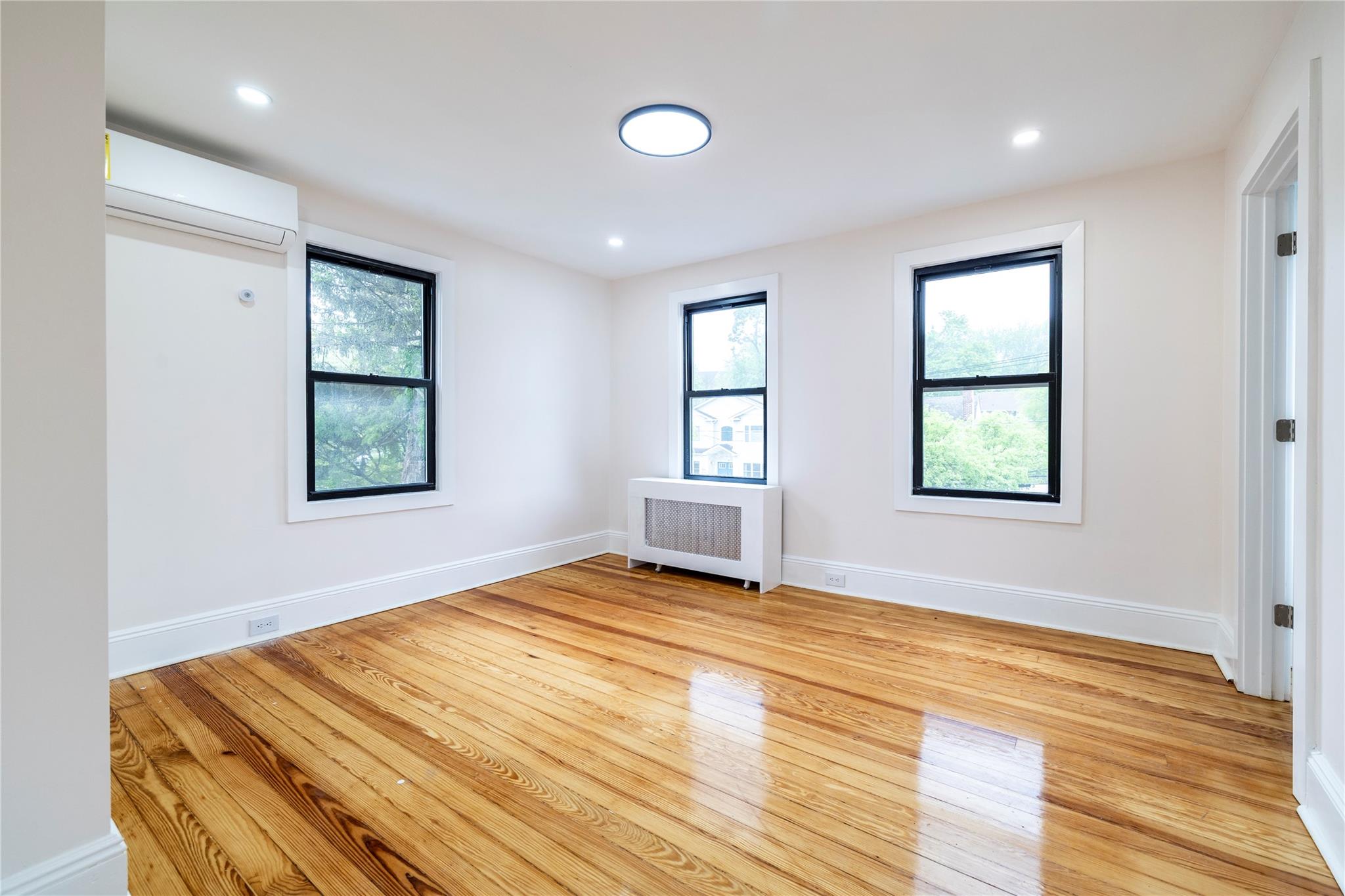 #14 photo, 85 Webster Avenue, ナッソー郡 Port Washington , NY 11050