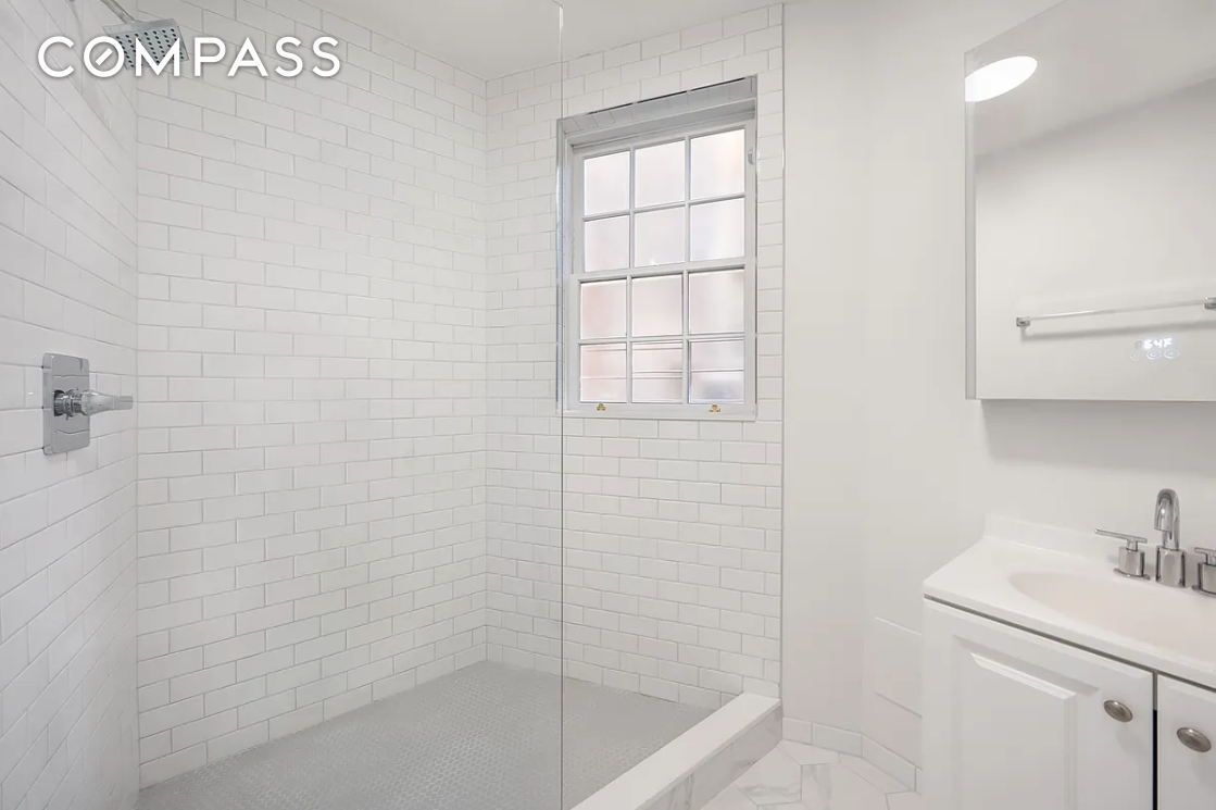 #8 photo, 151 W 80th Street, マンハッタン Upper West Side , NY 10024