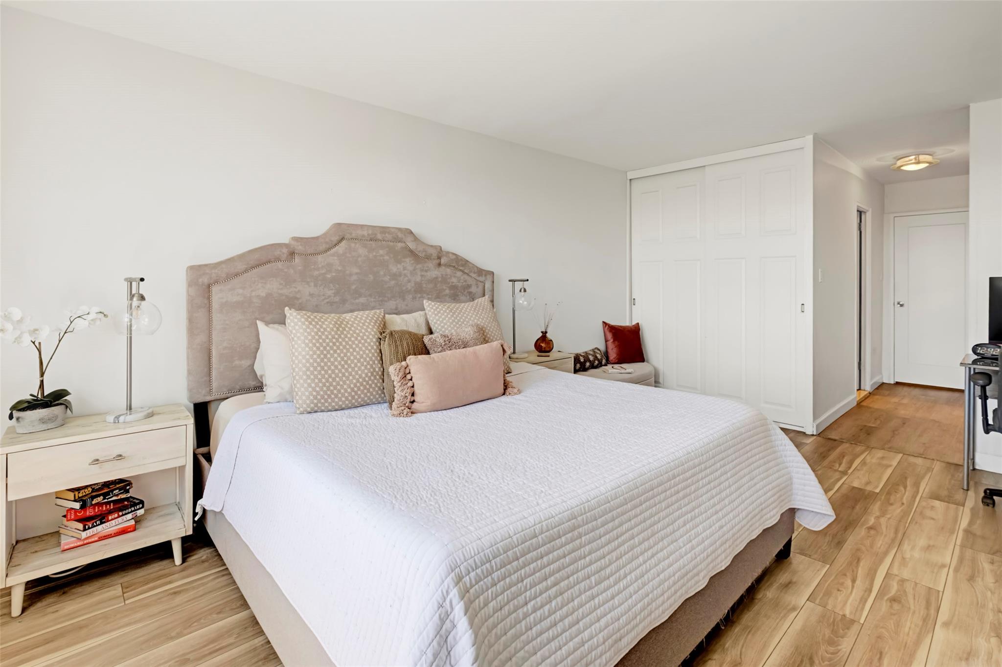 #8 photo, 61-20 Grand Central Parkway, Forest Hills , NY 11375