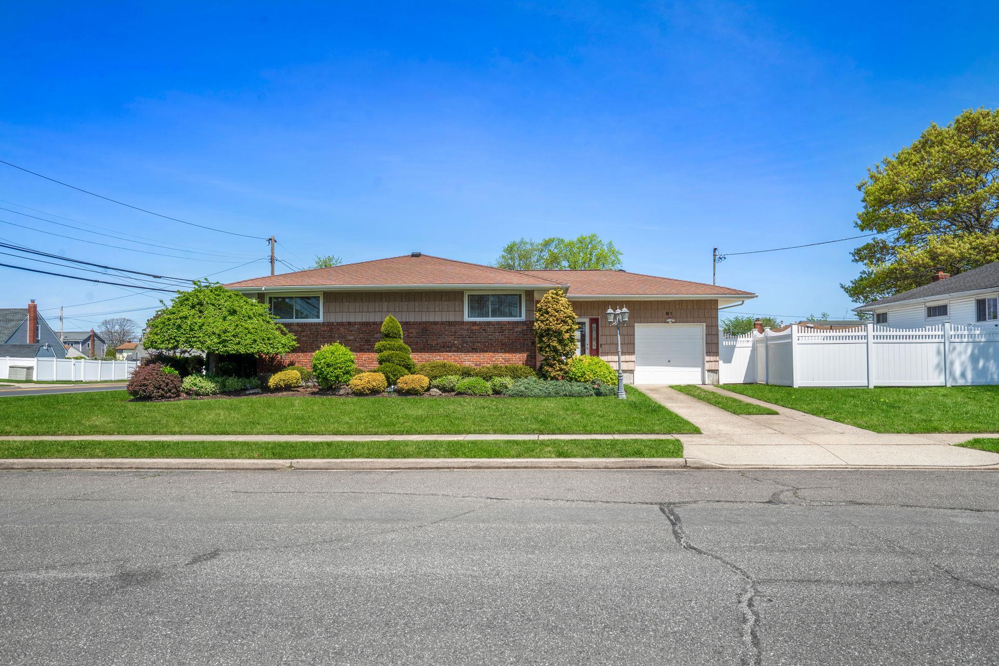 #1 photo, 61 Spielman Avenue, Farmingdale , NY 11735