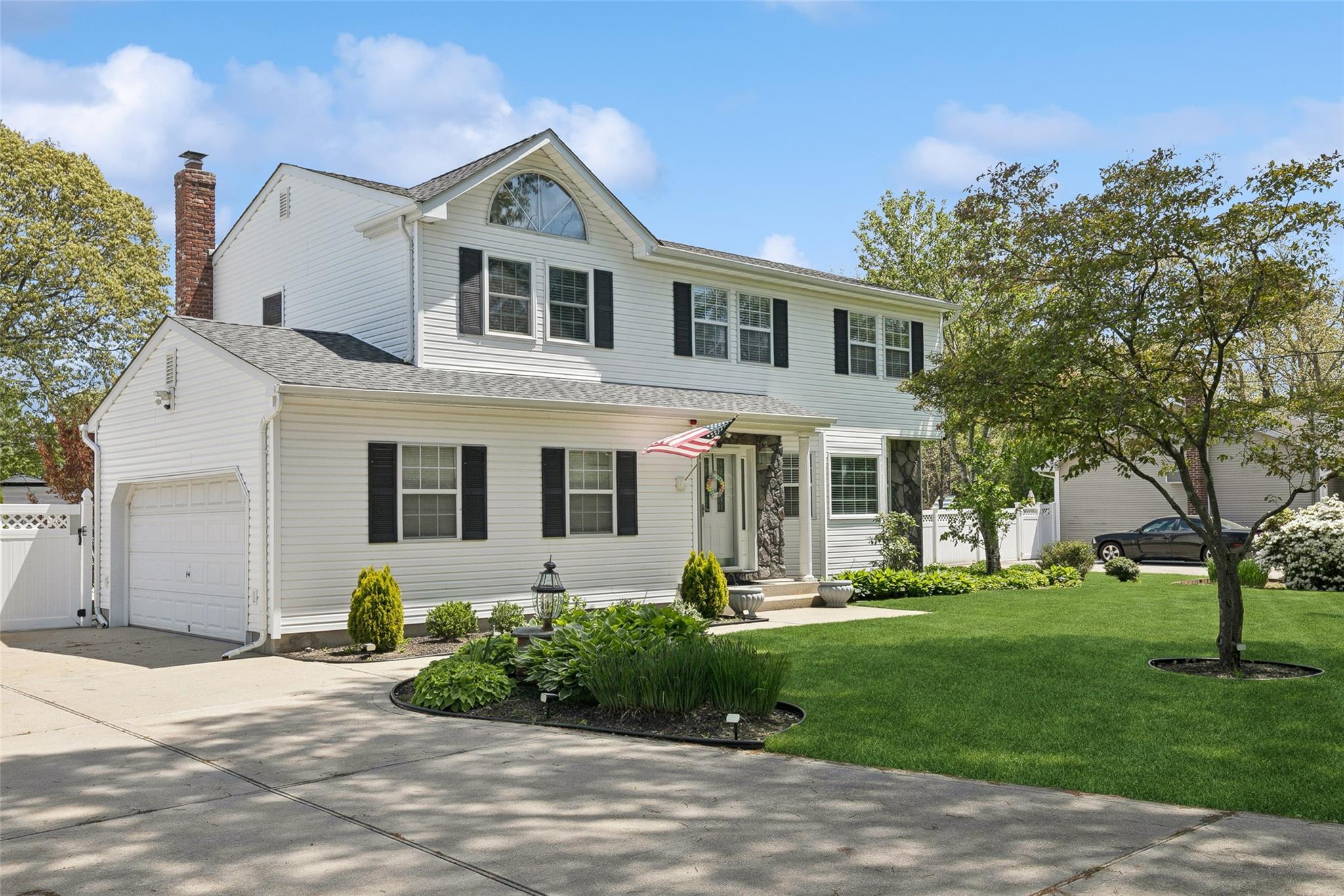 #1 photo, 283 Terry Road, Sayville , NY 11782