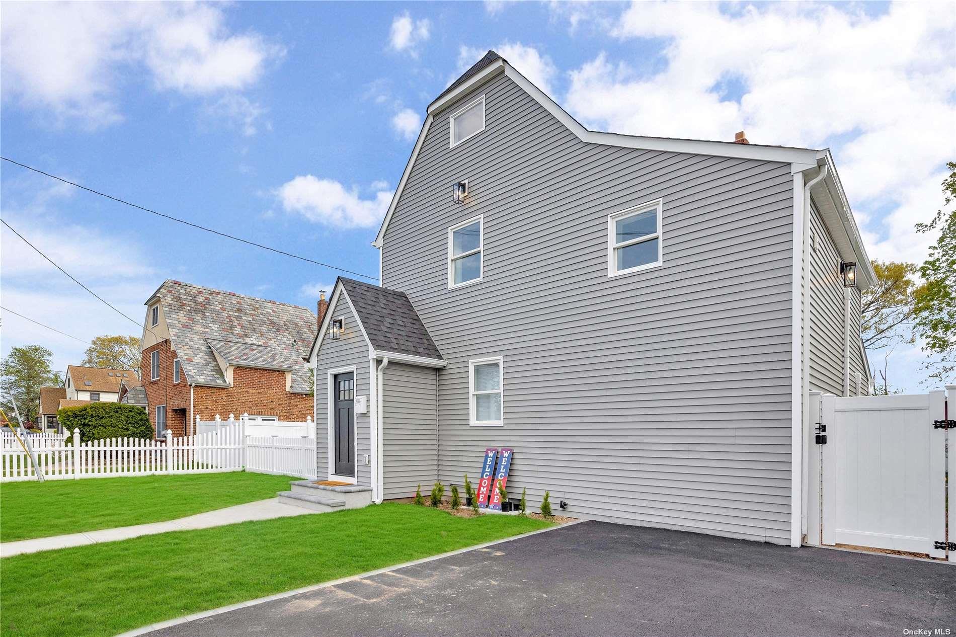 #1 photo, 2216 1st Street, 長島 East Meadow , NY 11554