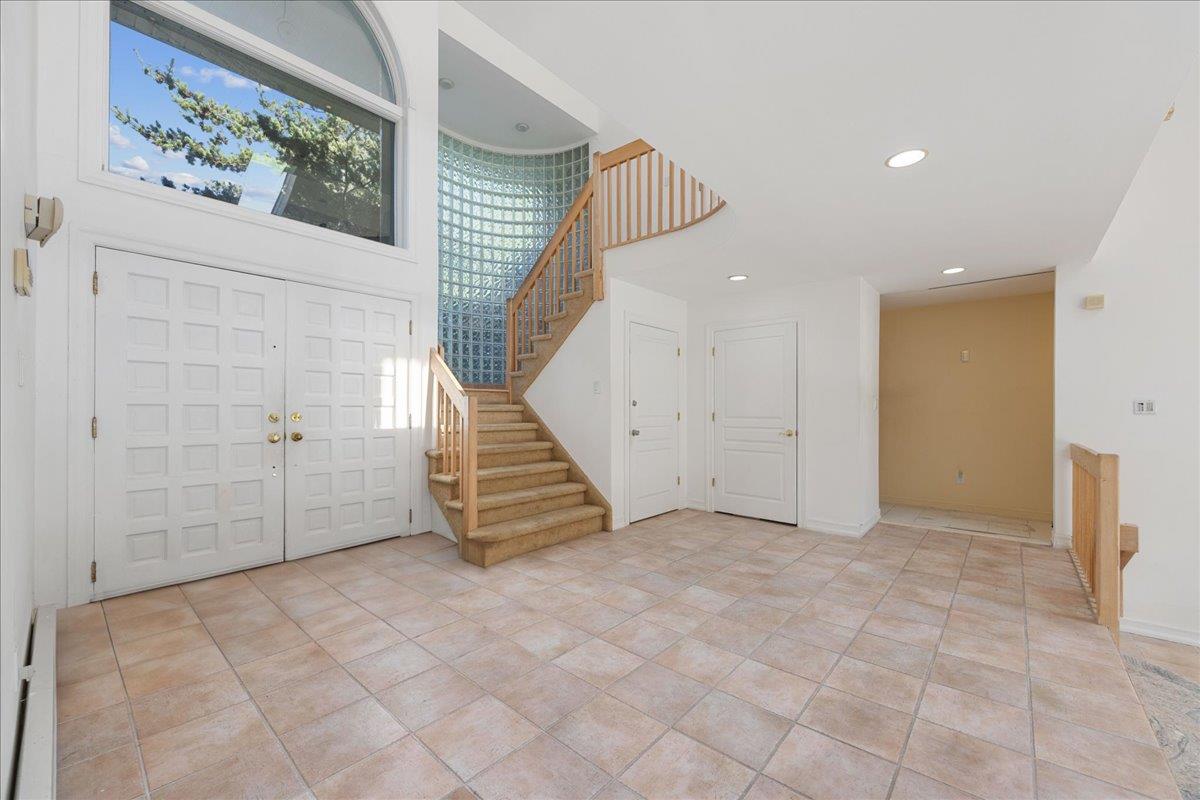 #7 photo, 587 Route 306, Suffern , NY 10901