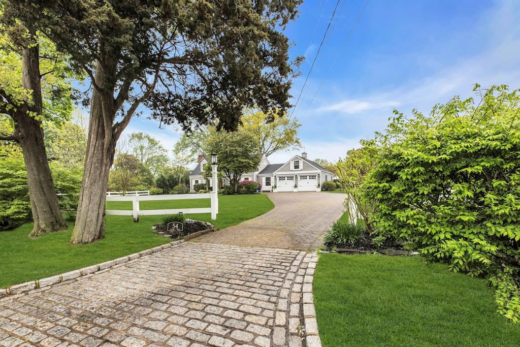 #1 photo, 54 Middle Road, Blue Point , NY 11715