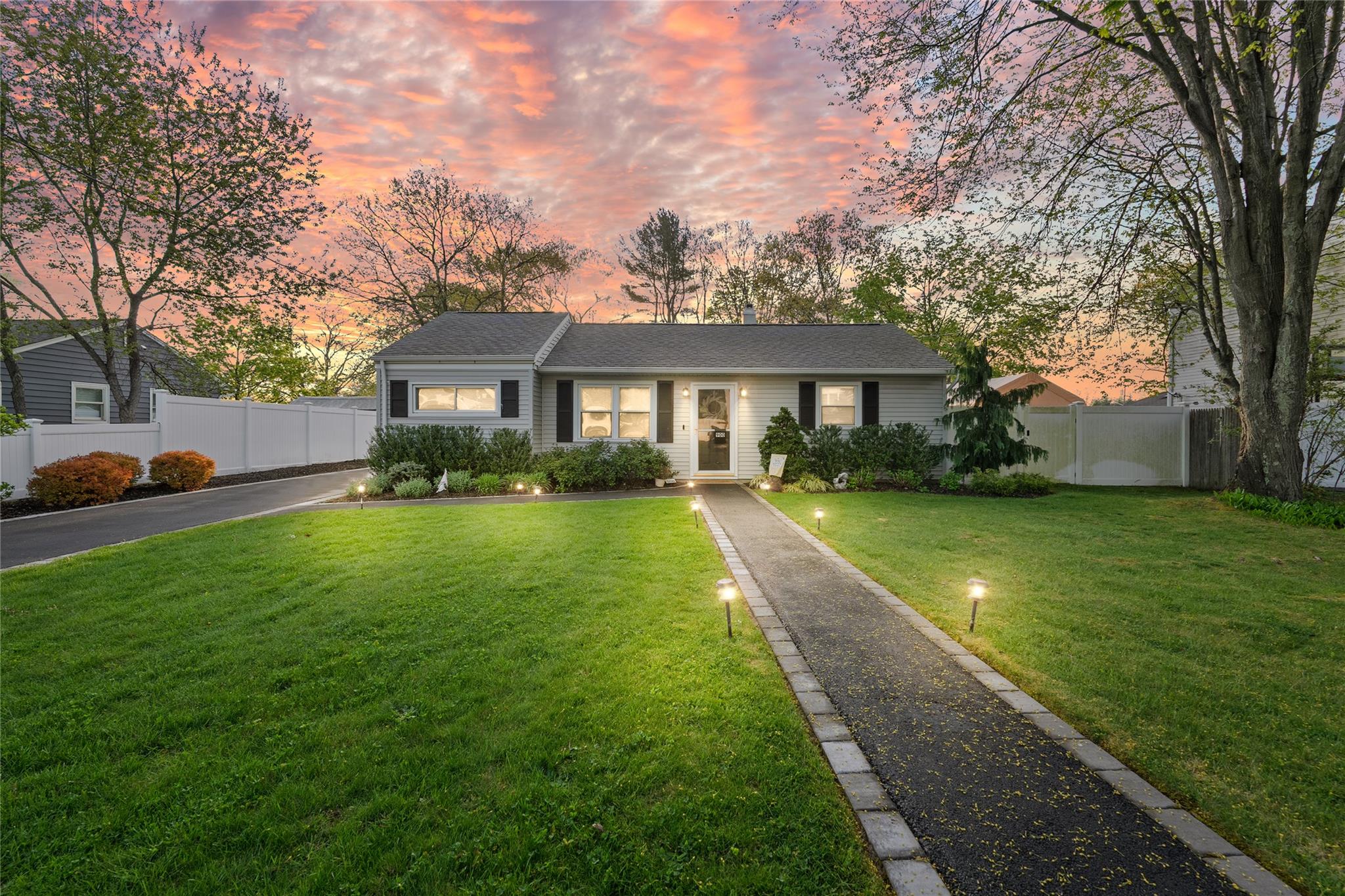 #1 photo, 900 Bay Shore Avenue, West Islip , NY 11795