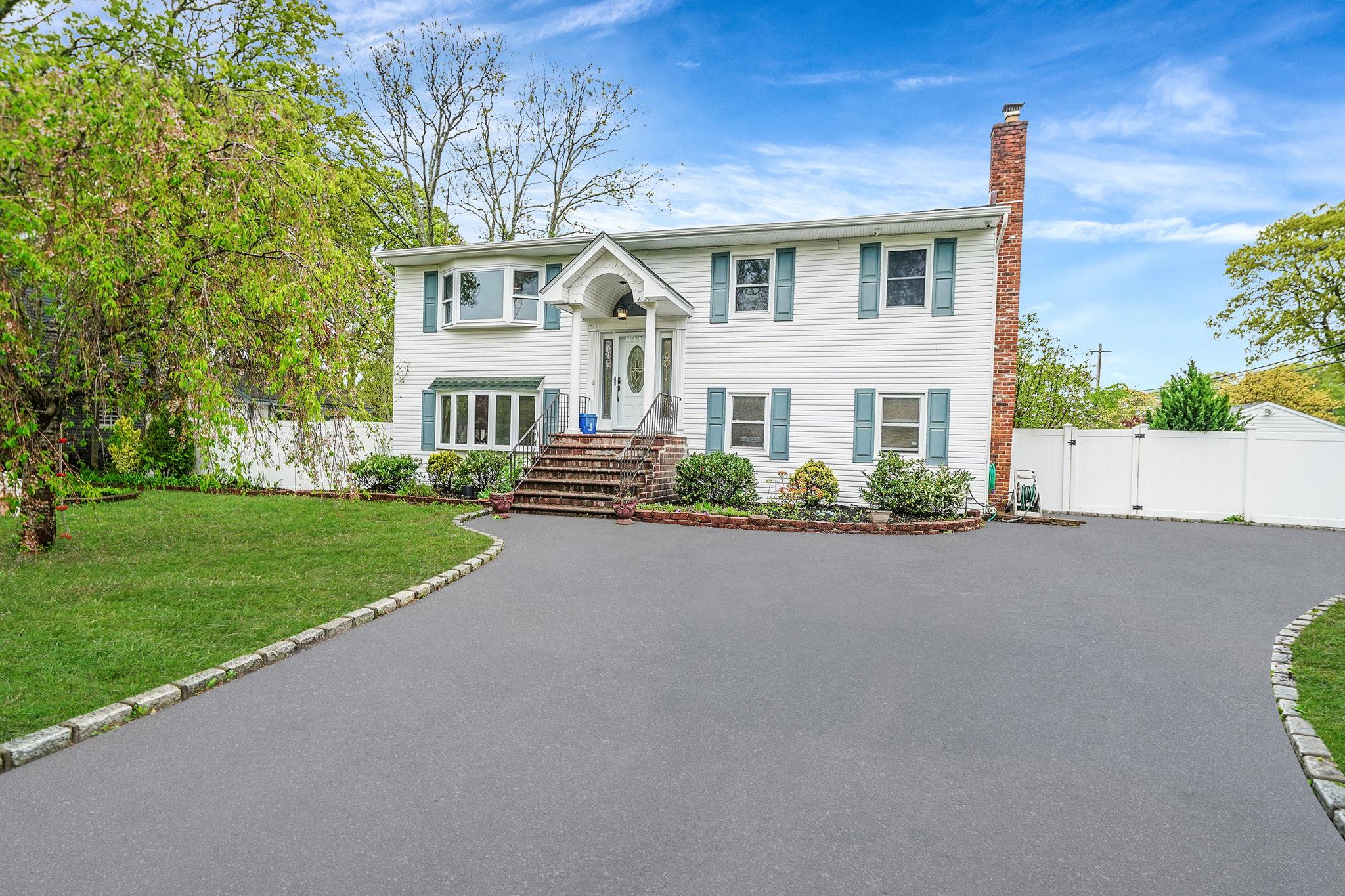 #1 photo, 55 Ridgewood Drive, Shirley , NY 11967