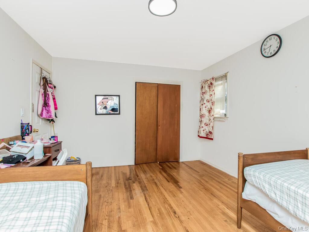 #12 photo, 18 South Circle, Yonkers , NY 10703