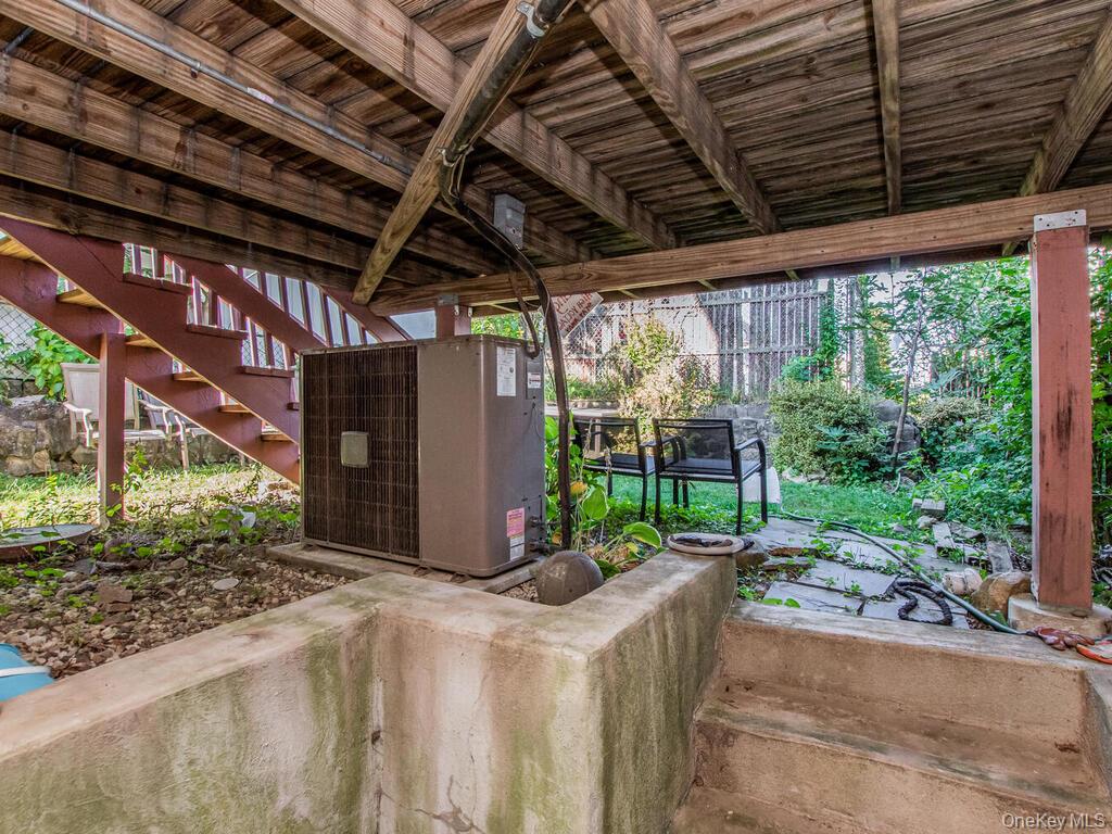 #16 photo, 18 South Circle, Yonkers , NY 10703