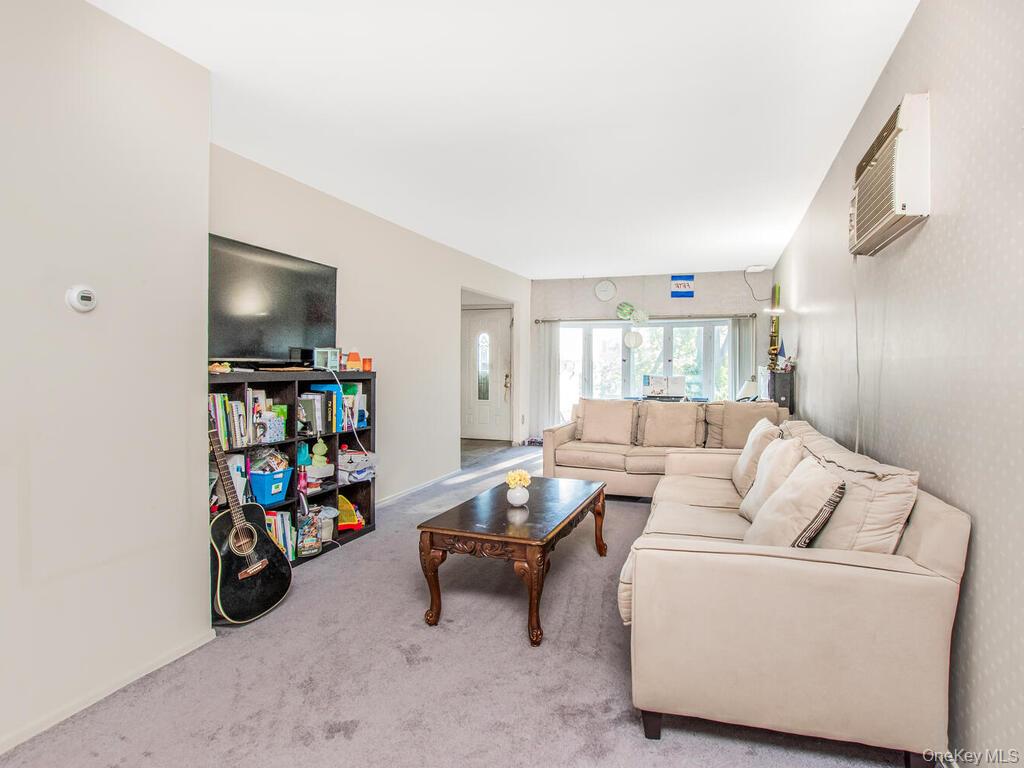 #7 photo, 18 South Circle, Yonkers , NY 10703