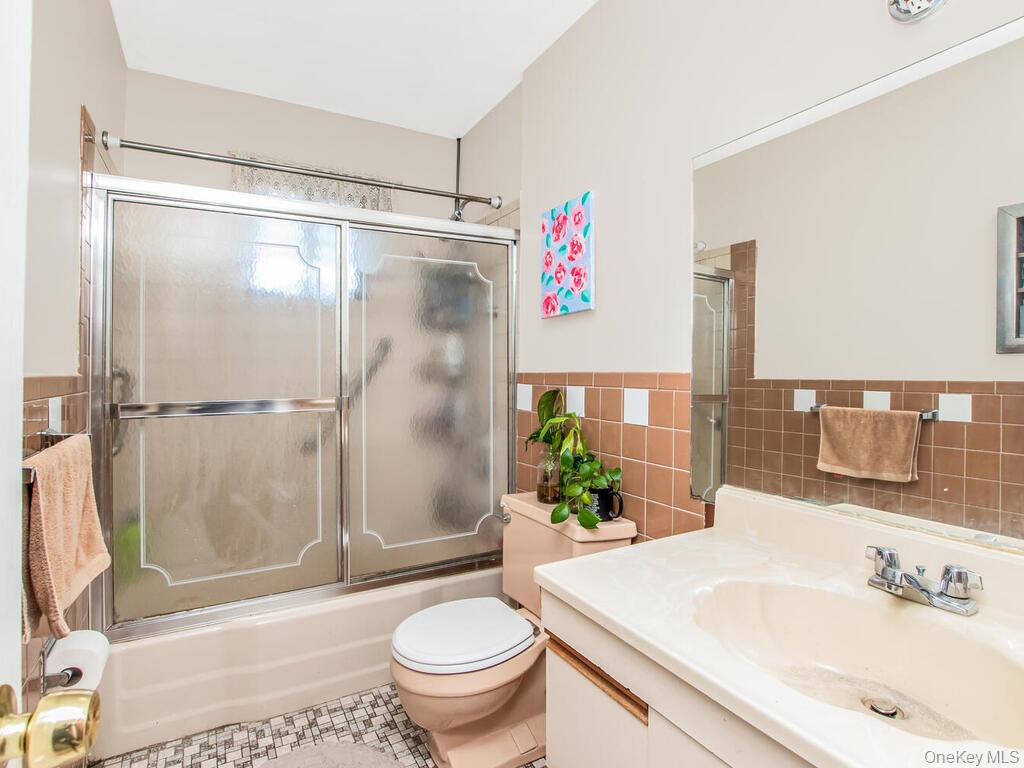 #8 photo, 18 South Circle, Yonkers , NY 10703