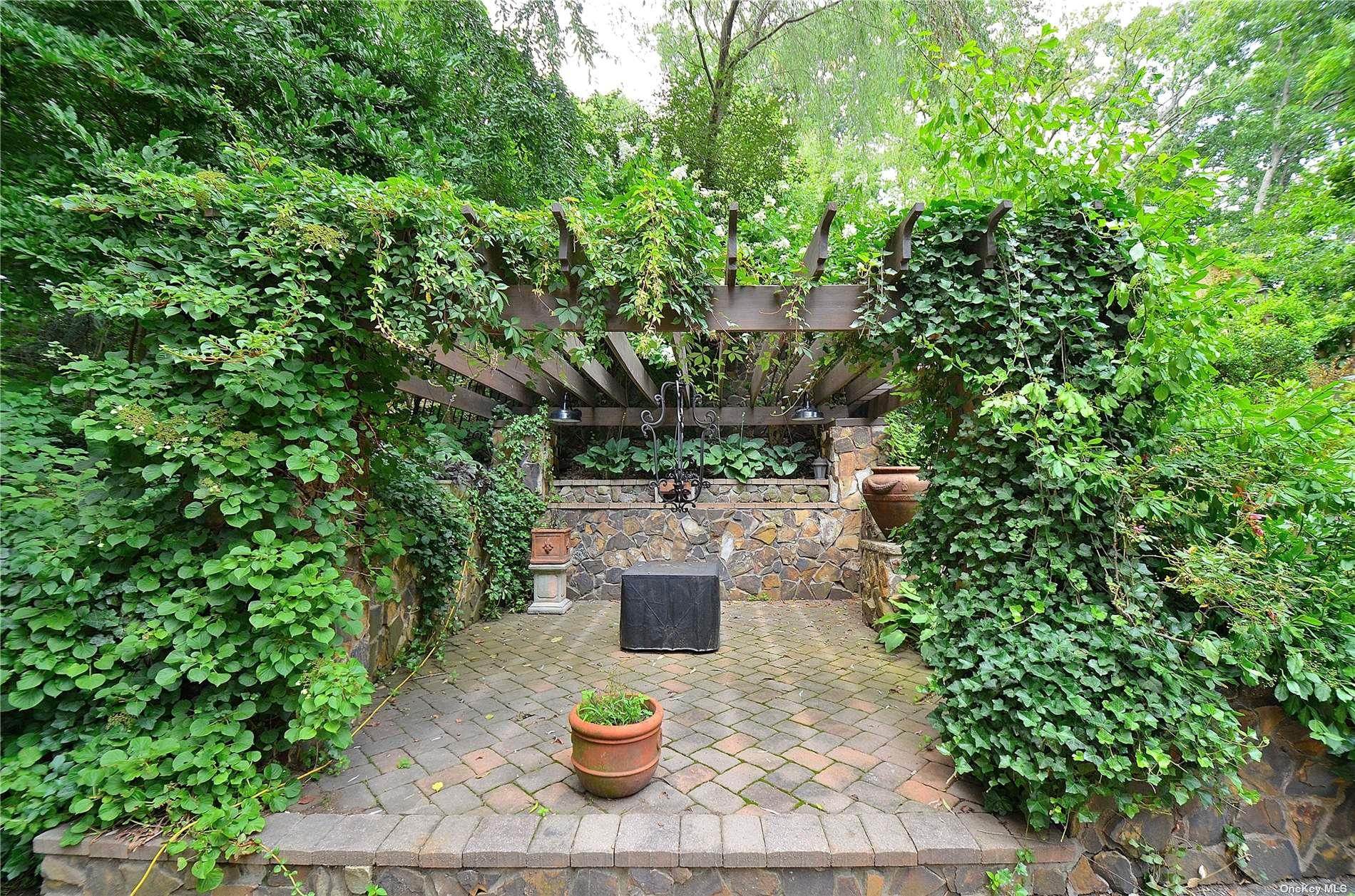 #20 photo, 85 Dix Hills Road, サフォーク郡 Huntington , NY 11743