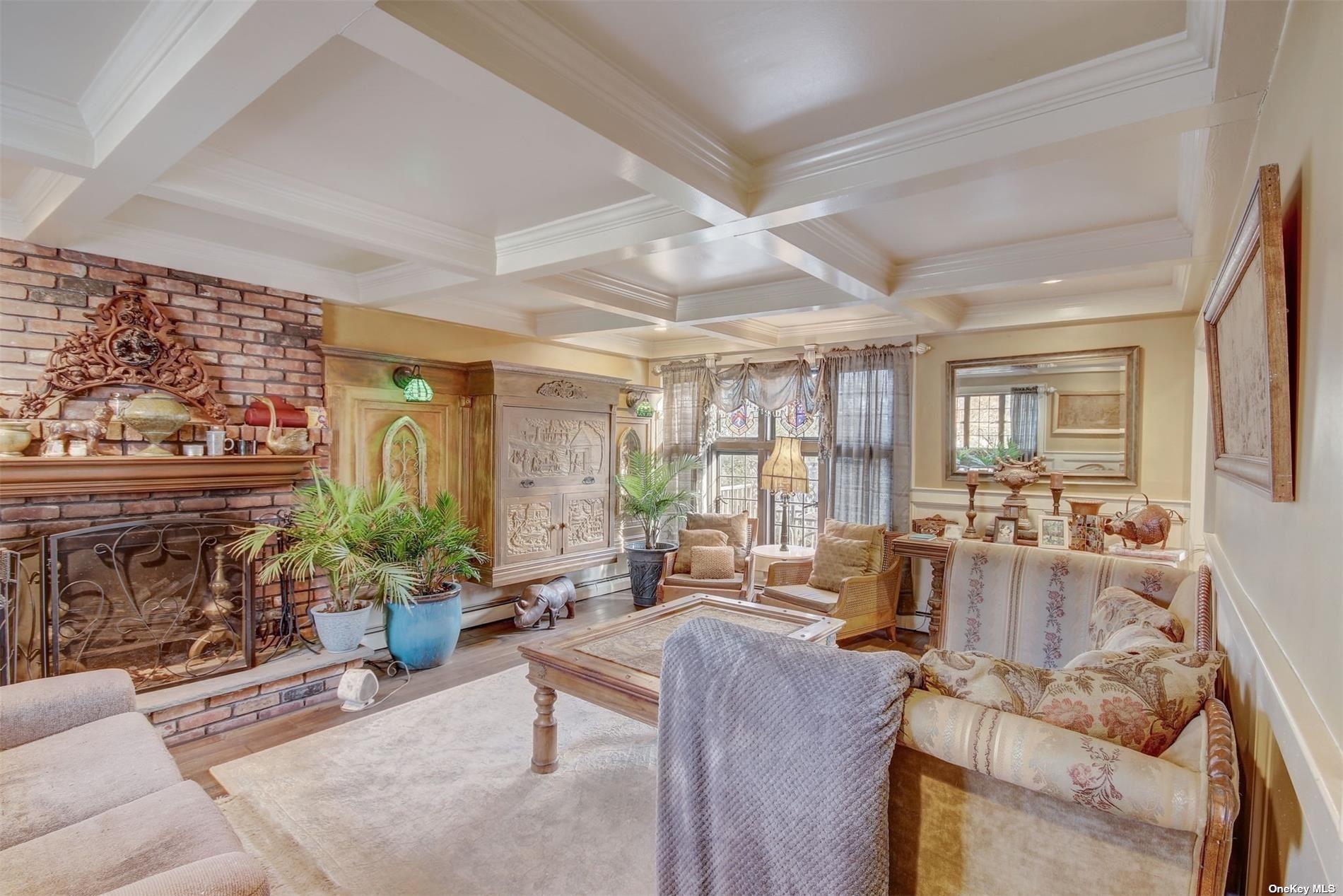 #4 photo, 85 Dix Hills Road, サフォーク郡 Huntington , NY 11743