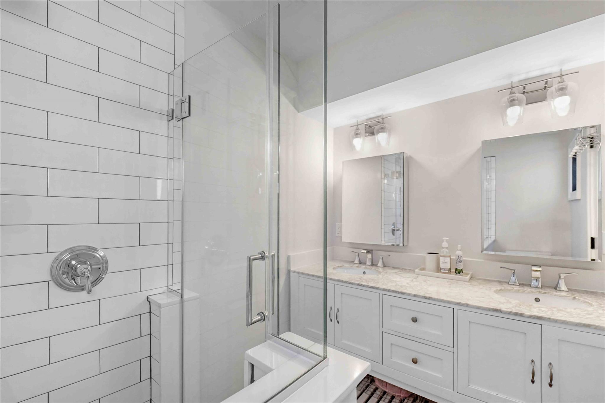 #13 photo, 24 Laura Lee Drive, 東長島 Center Moriches , NY 11934