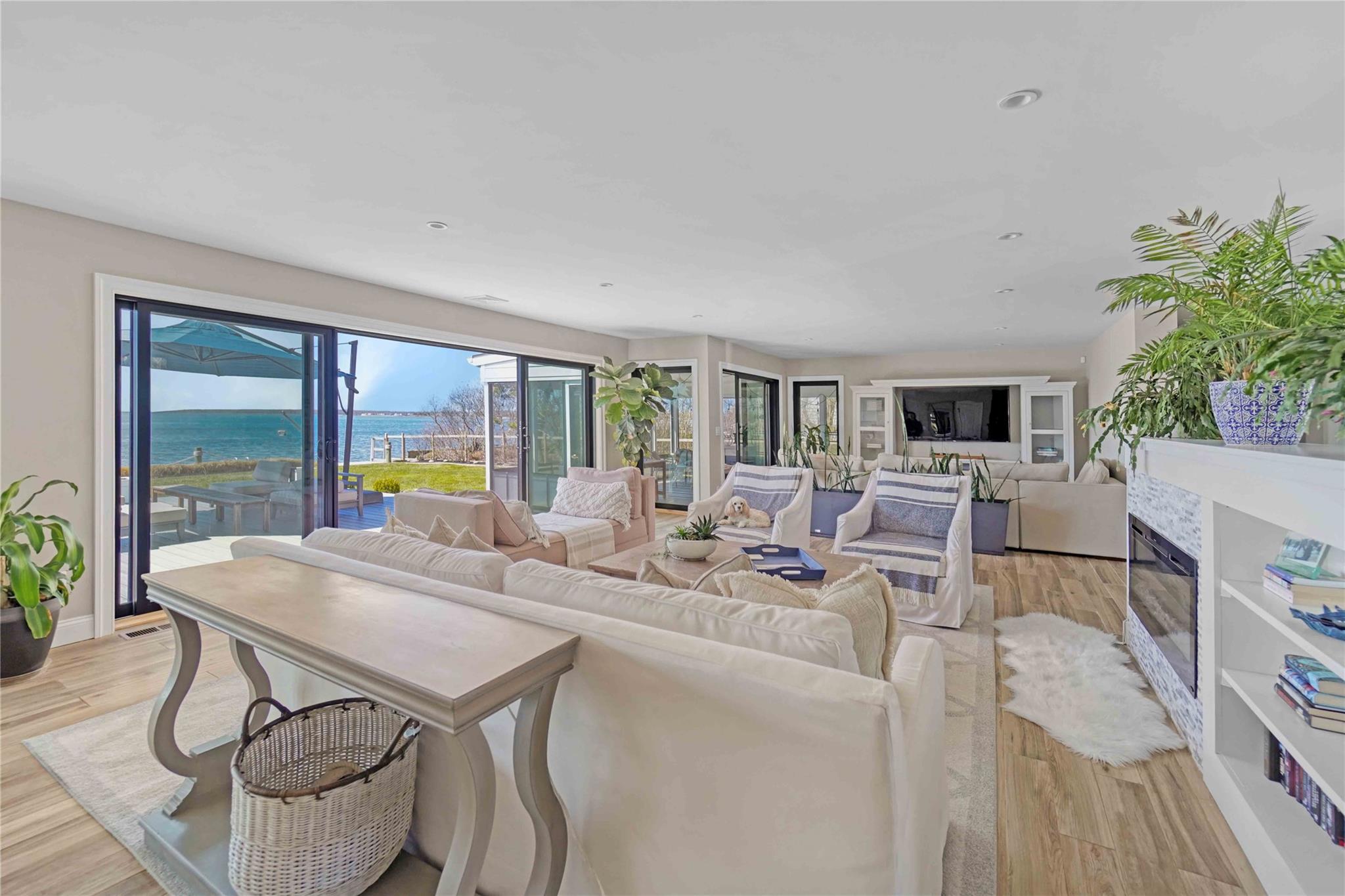 #9 photo, 24 Laura Lee Drive, 東長島 Center Moriches , NY 11934