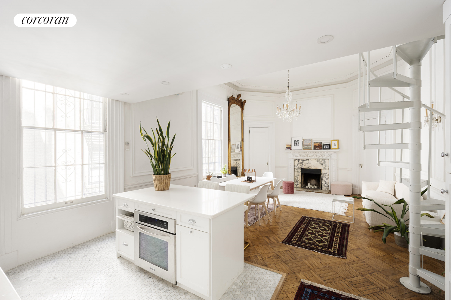 #12 photo, 3 E 9TH Street, Greenwich Village , NY 10003