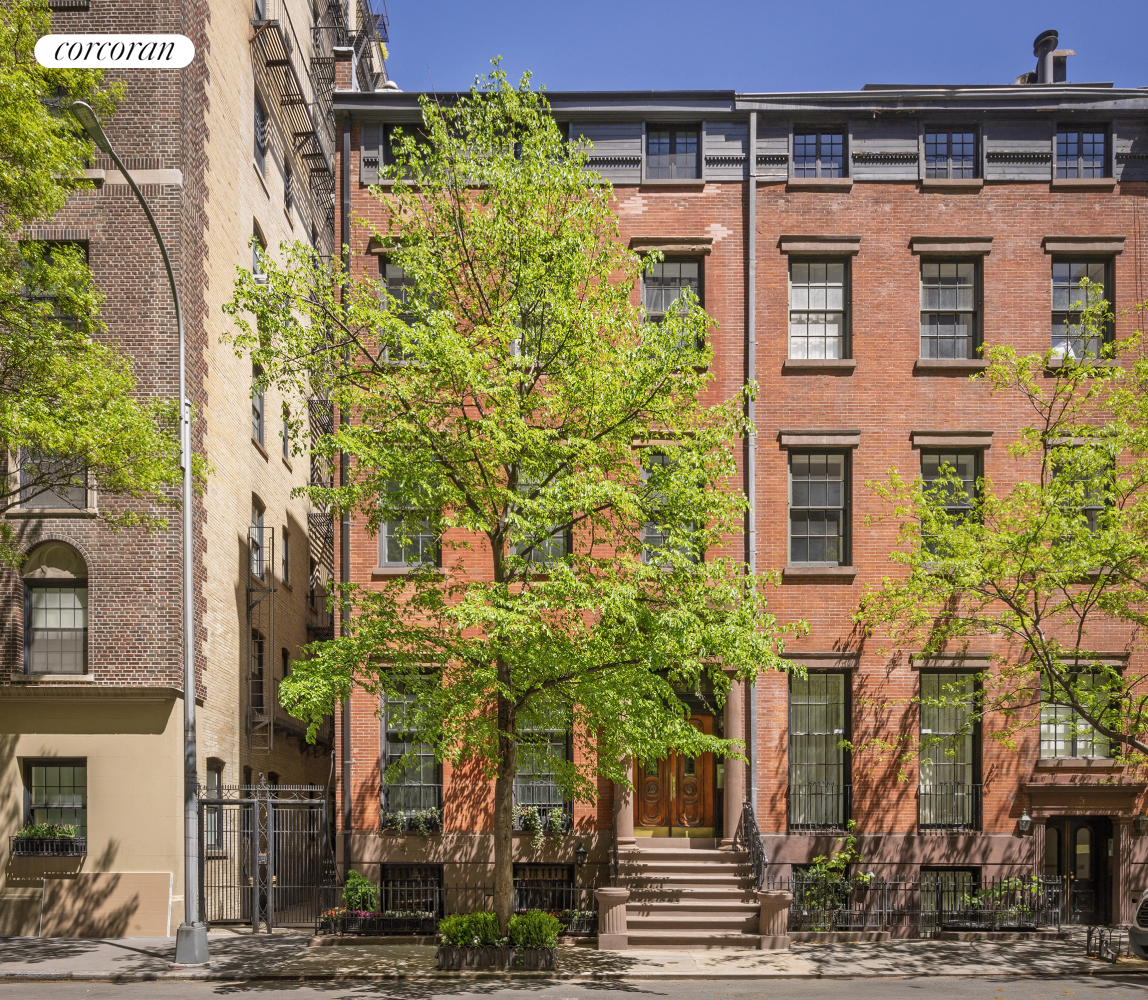 #4 photo, 3 E 9TH Street, Greenwich Village , NY 10003