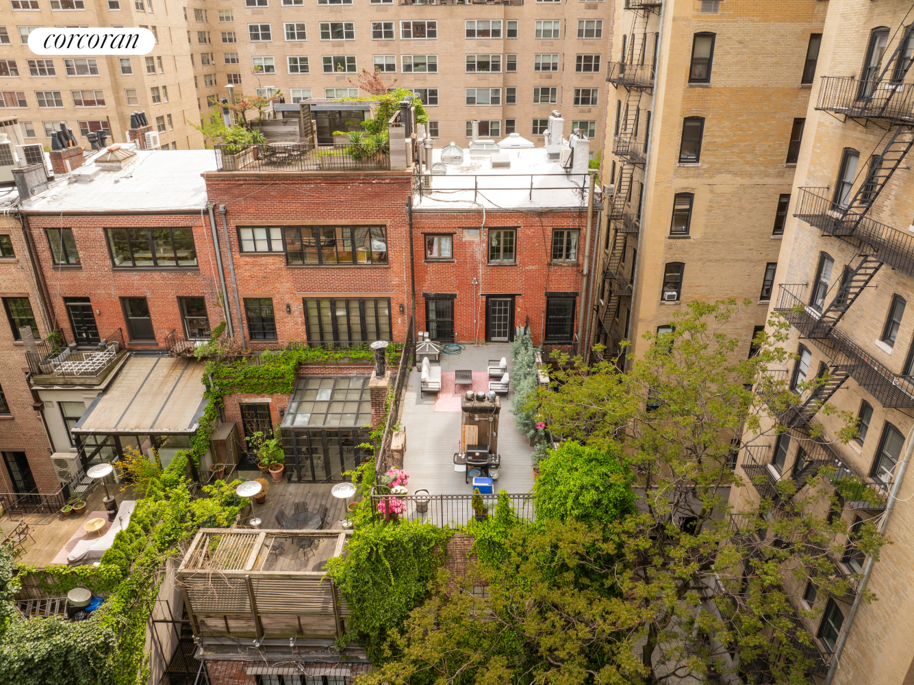 #5 photo, 3 E 9TH Street, Greenwich Village , NY 10003