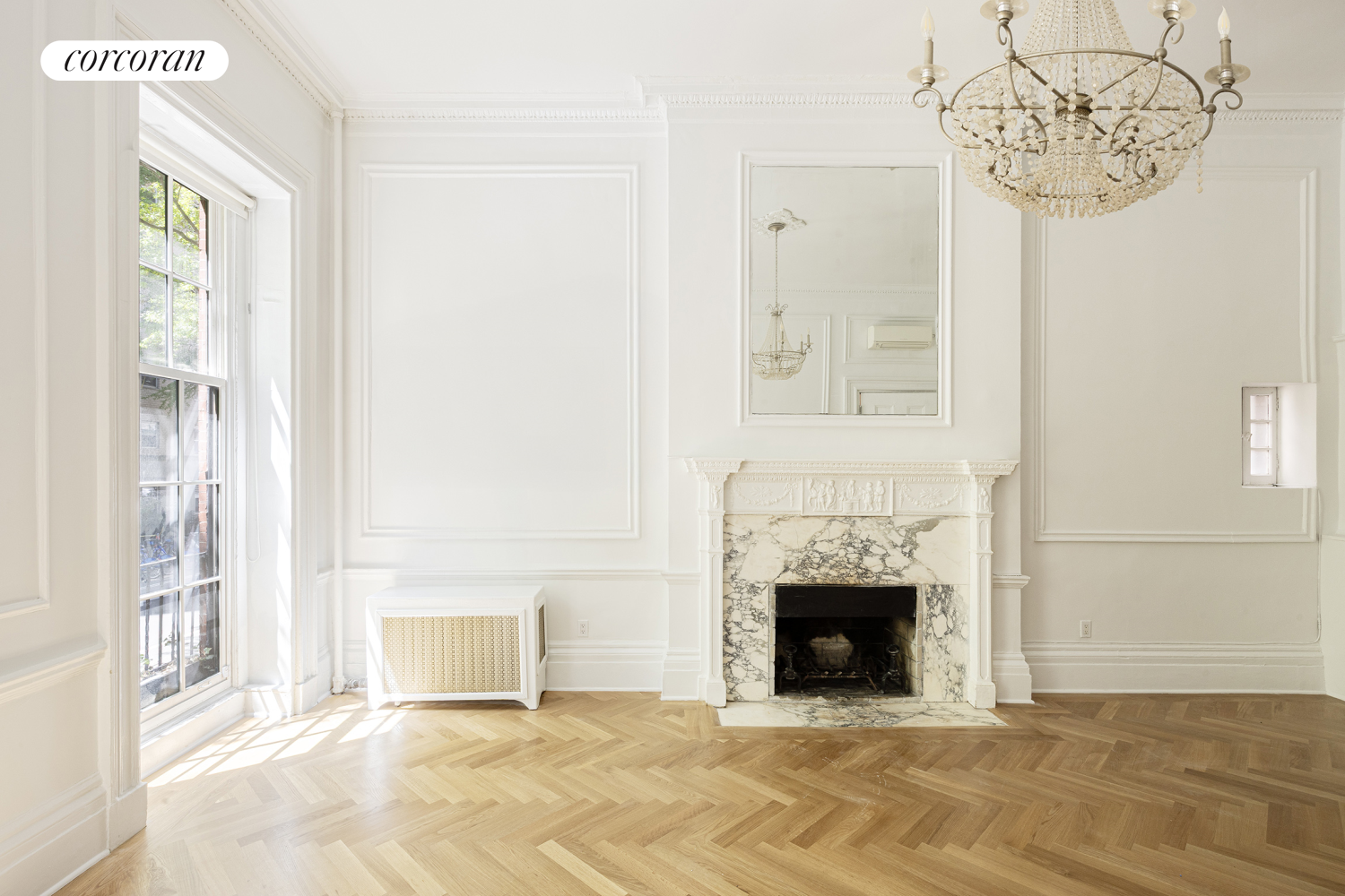 #7 photo, 3 E 9TH Street, Greenwich Village , NY 10003