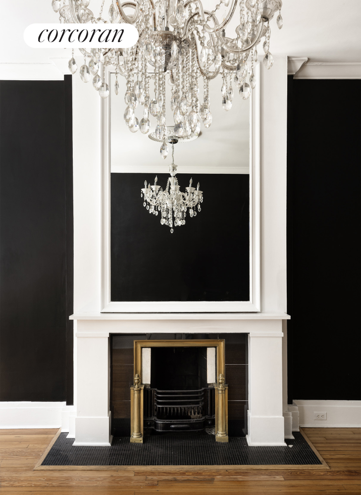 #8 photo, 3 E 9TH Street, Greenwich Village , NY 10003