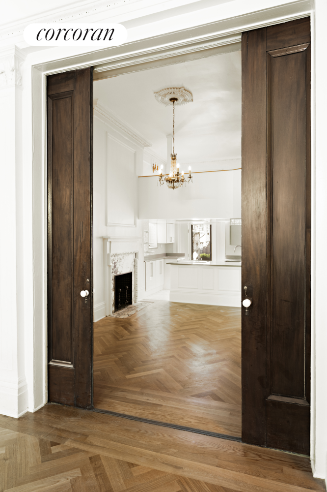 #9 photo, 3 E 9TH Street, Greenwich Village , NY 10003