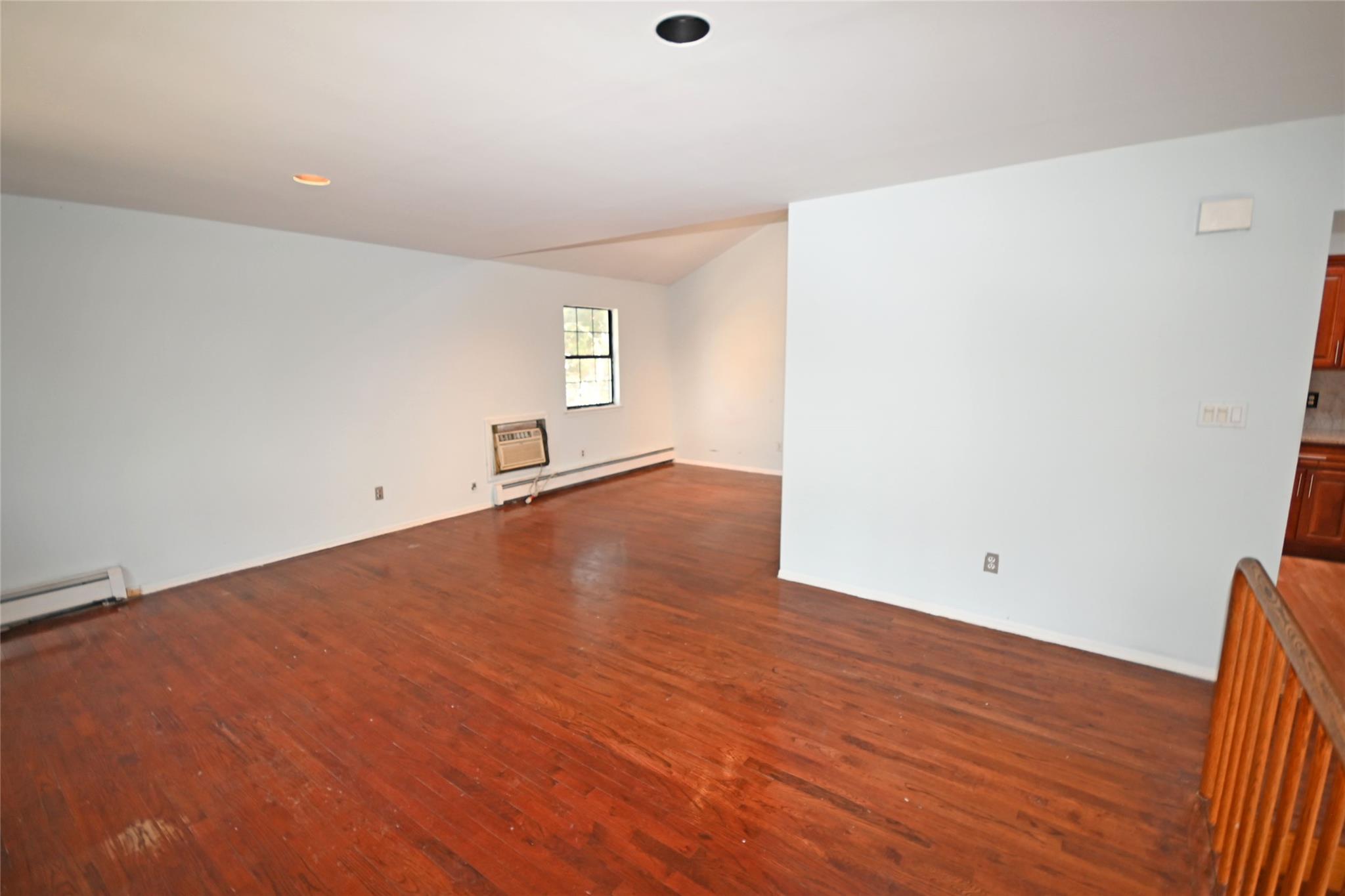 #16 photo, 51 Manor Road, ナッソー郡 Valley Stream , NY 11580