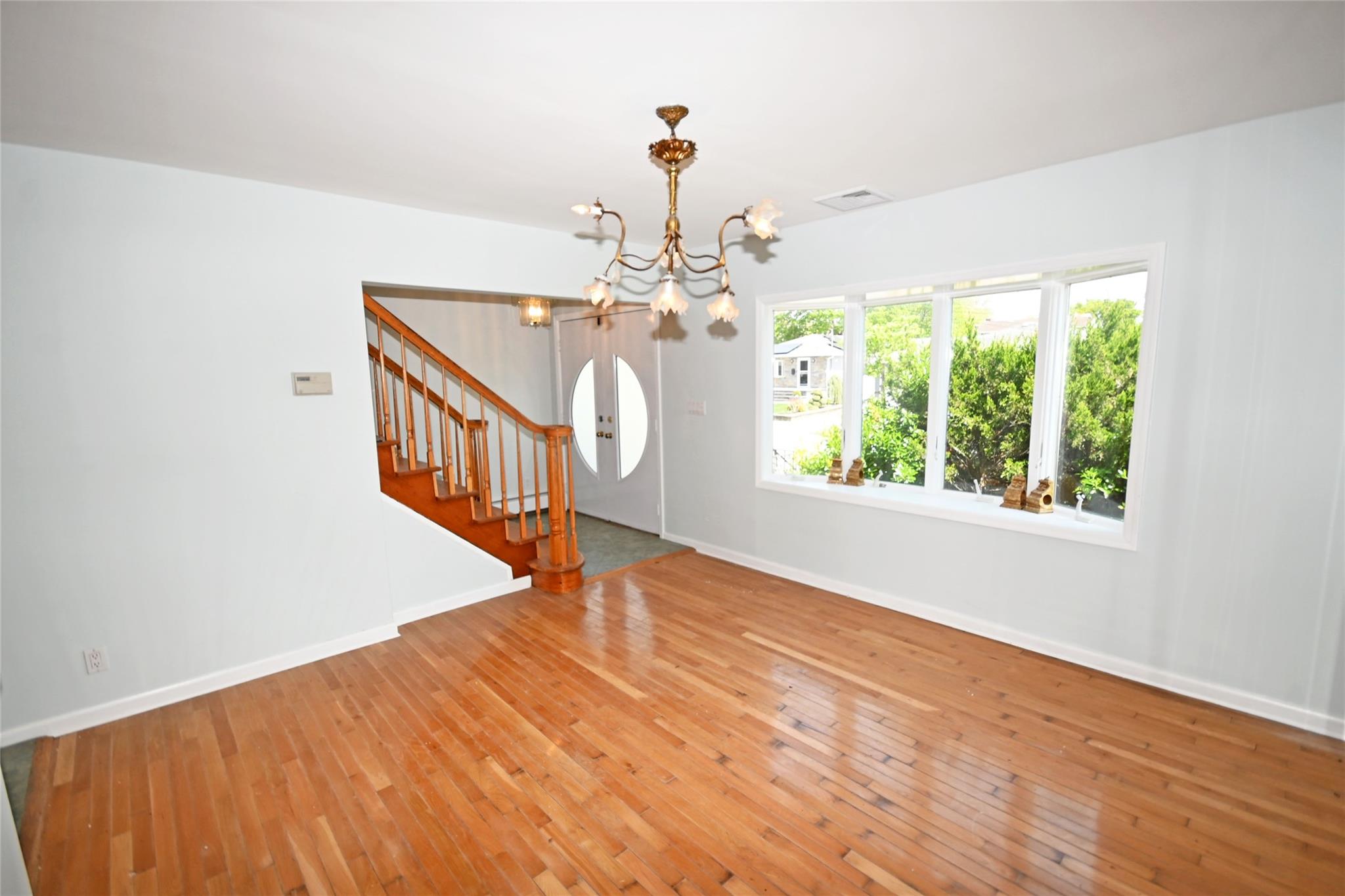 #9 photo, 2198 Willow Street, Wantagh , NY 11793