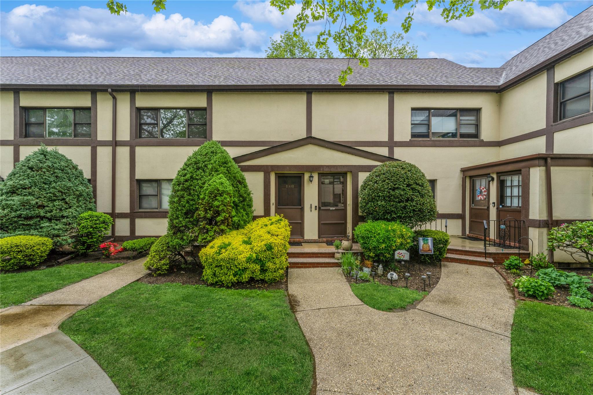 #2 photo, 274 Cherry Valley Avenue, Garden City , NY 11530