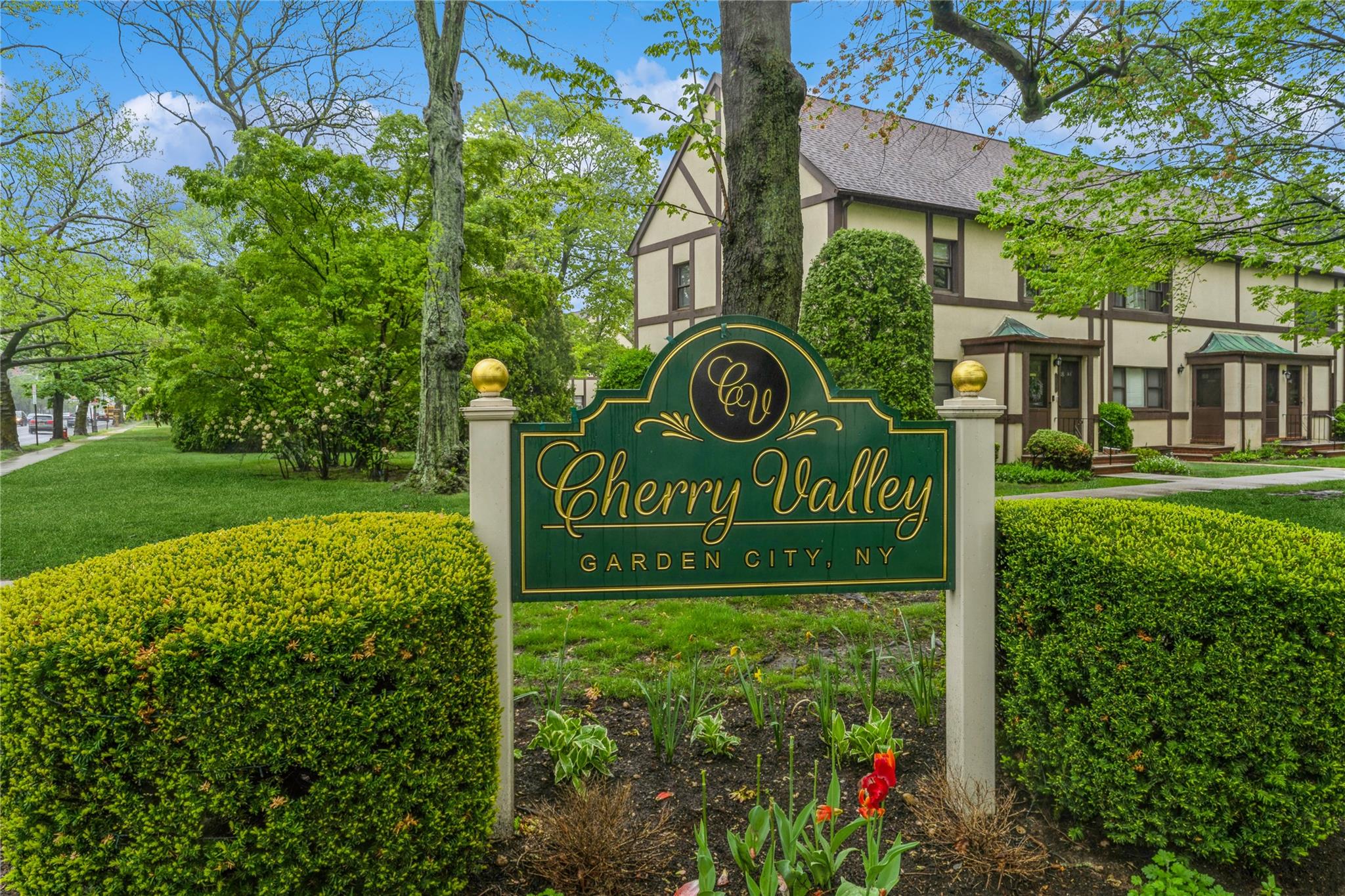 #3 photo, 274 Cherry Valley Avenue, Garden City , NY 11530