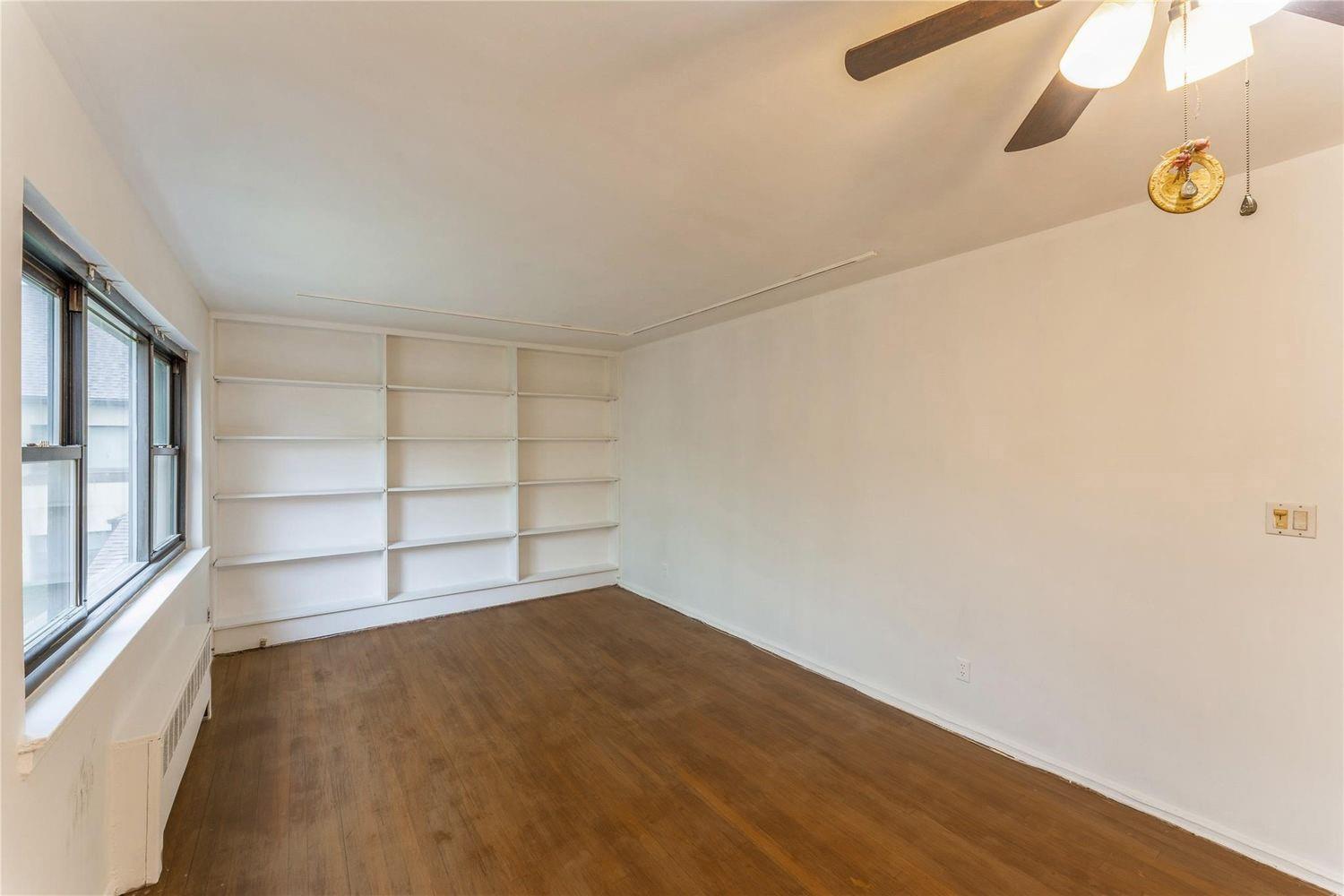 #7 photo, 274 Cherry Valley Avenue, Garden City , NY 11530