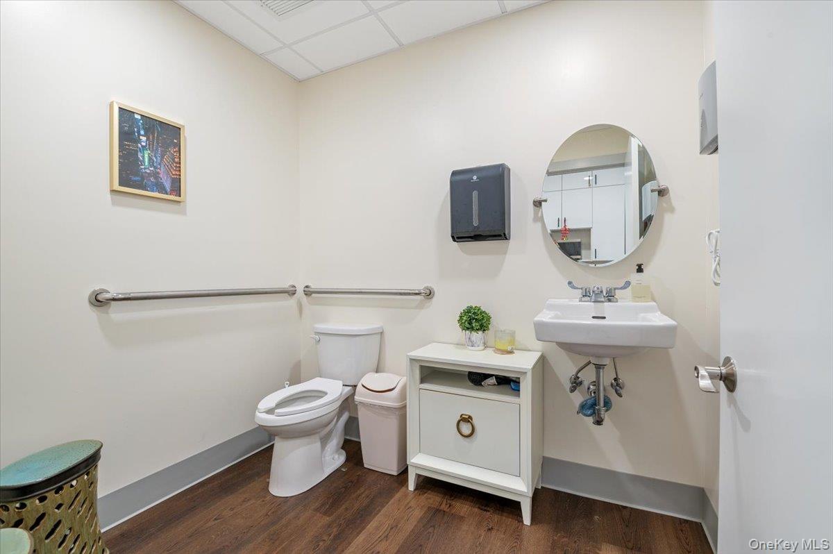 #20 photo, 391 W Jericho Turnpike, サフォーク郡 Huntington , NY 11753