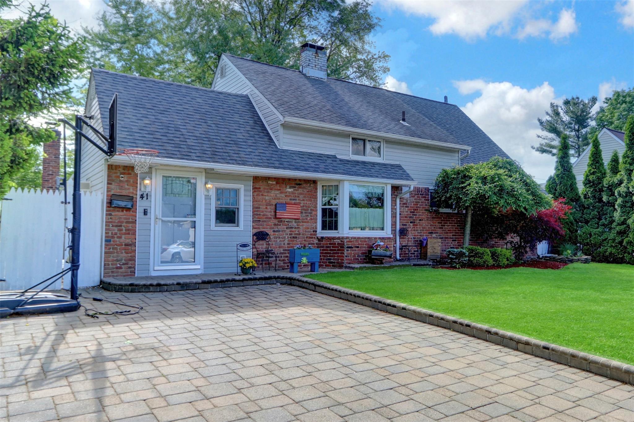 #1 photo, 41 Woodpecker Lane, 長島 Levittown , NY 11756