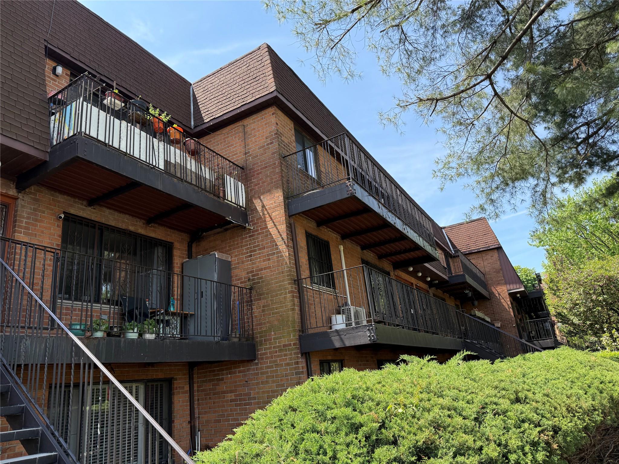 #2 photo, 74-49 Calamus Circle, クイーンズ区 Elmhurst , NY 11373