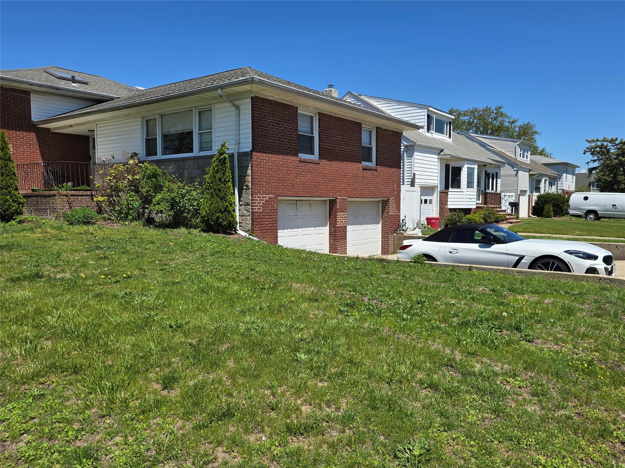 #1 photo, 1 Marina Place, Island Park , NY 11558