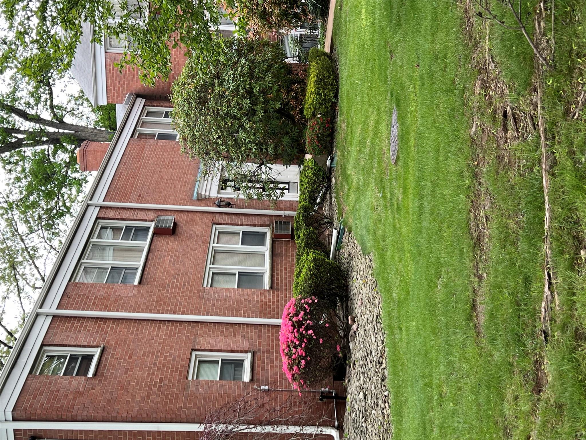 #1 photo, 8 Sussex Court, Suffern , NY 10901