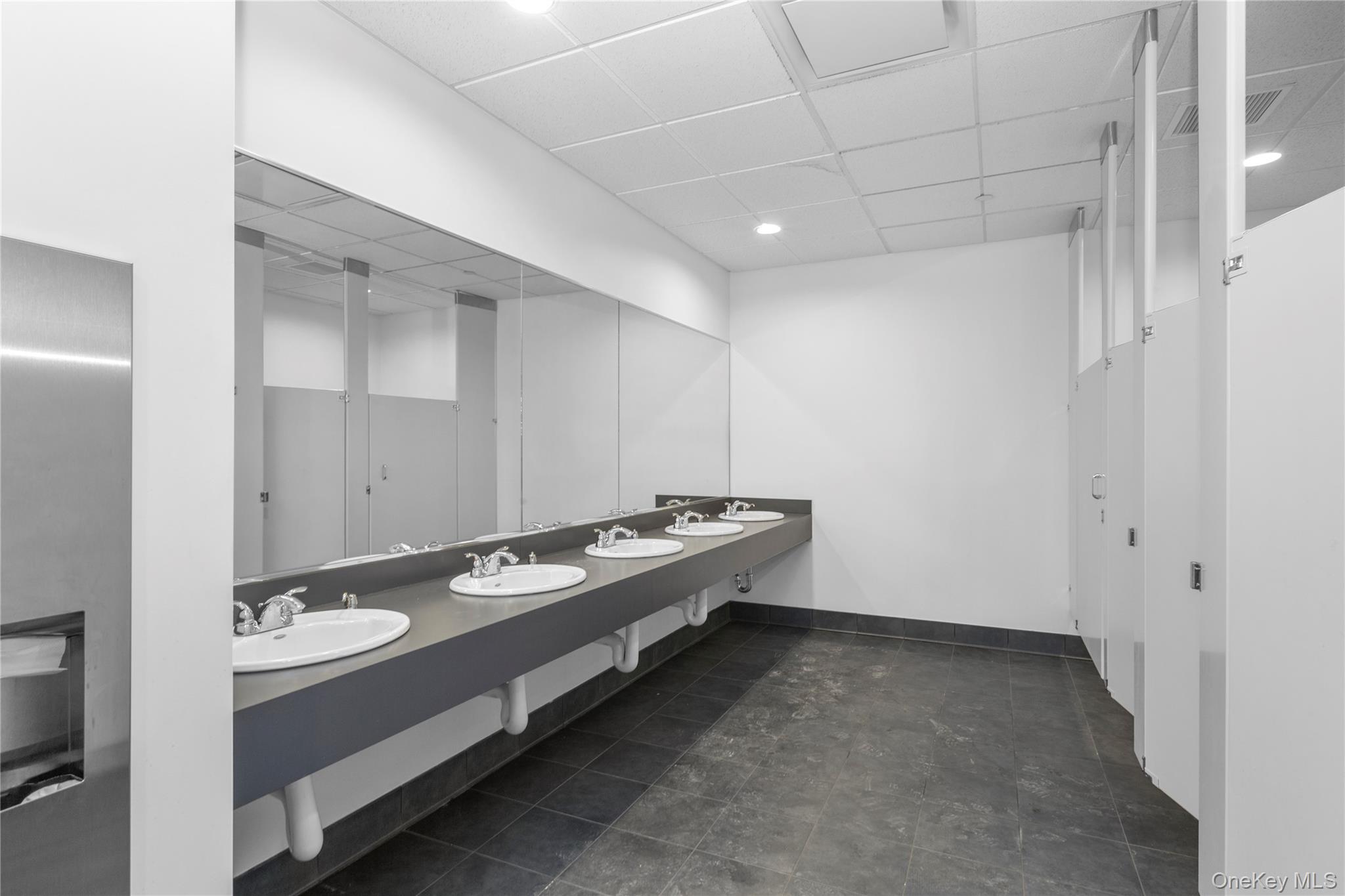 #8 photo, 22-11 38th Avenue, クイーンズ区 Long Island City , NY 11101