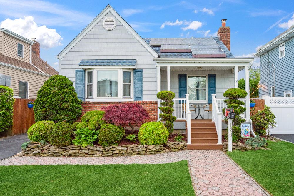 #1 photo, 129 Deauville Parkway, سوفولك Lindenhurst , NY 11757