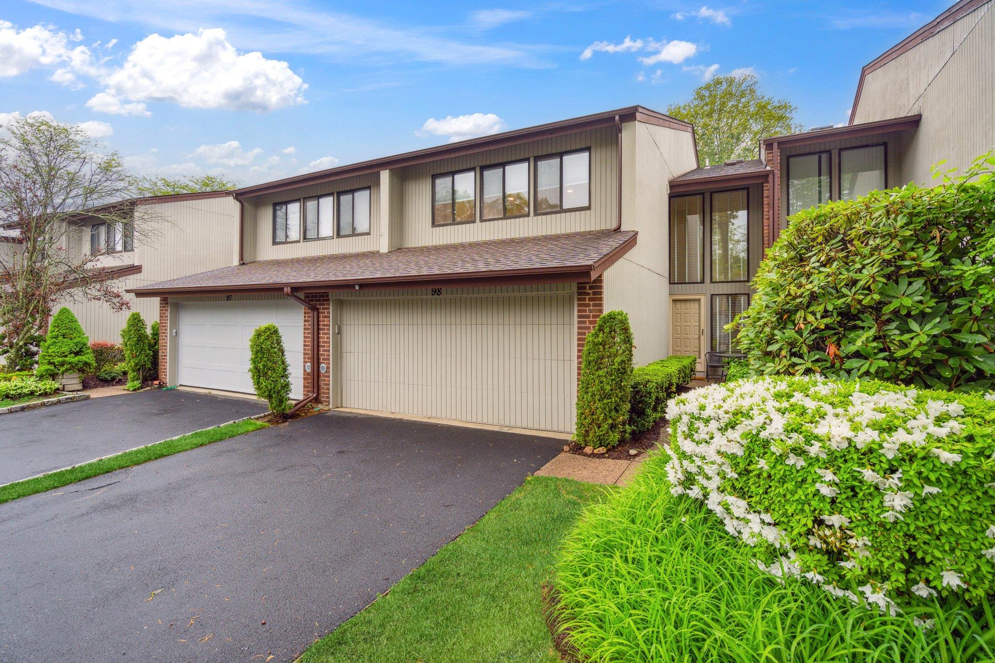 #1 photo, 98 Foxwood Drive, Jericho , NY 11753