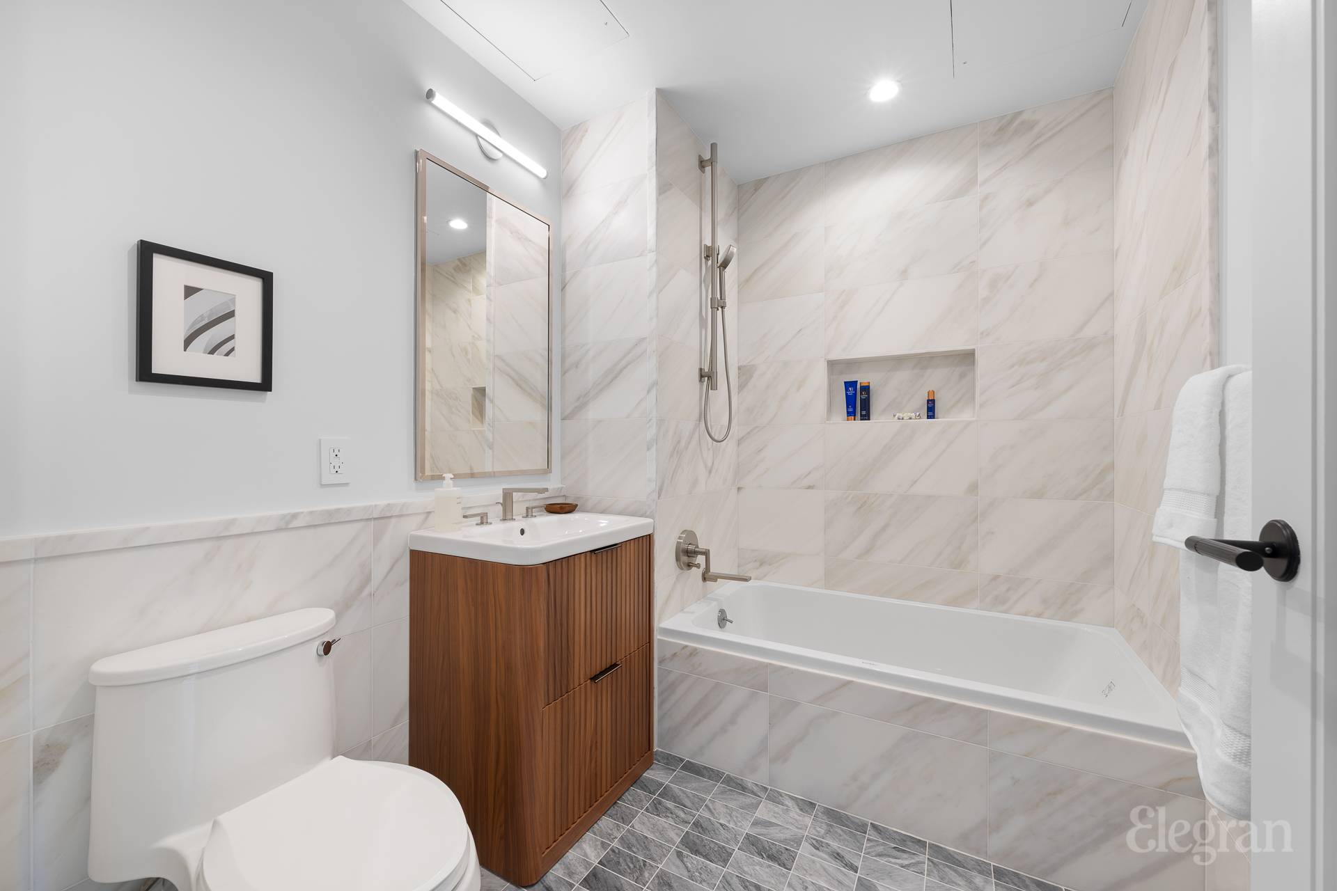 #20 photo, 150 Barrow Street, Greenwich Village , NY 10014-1015