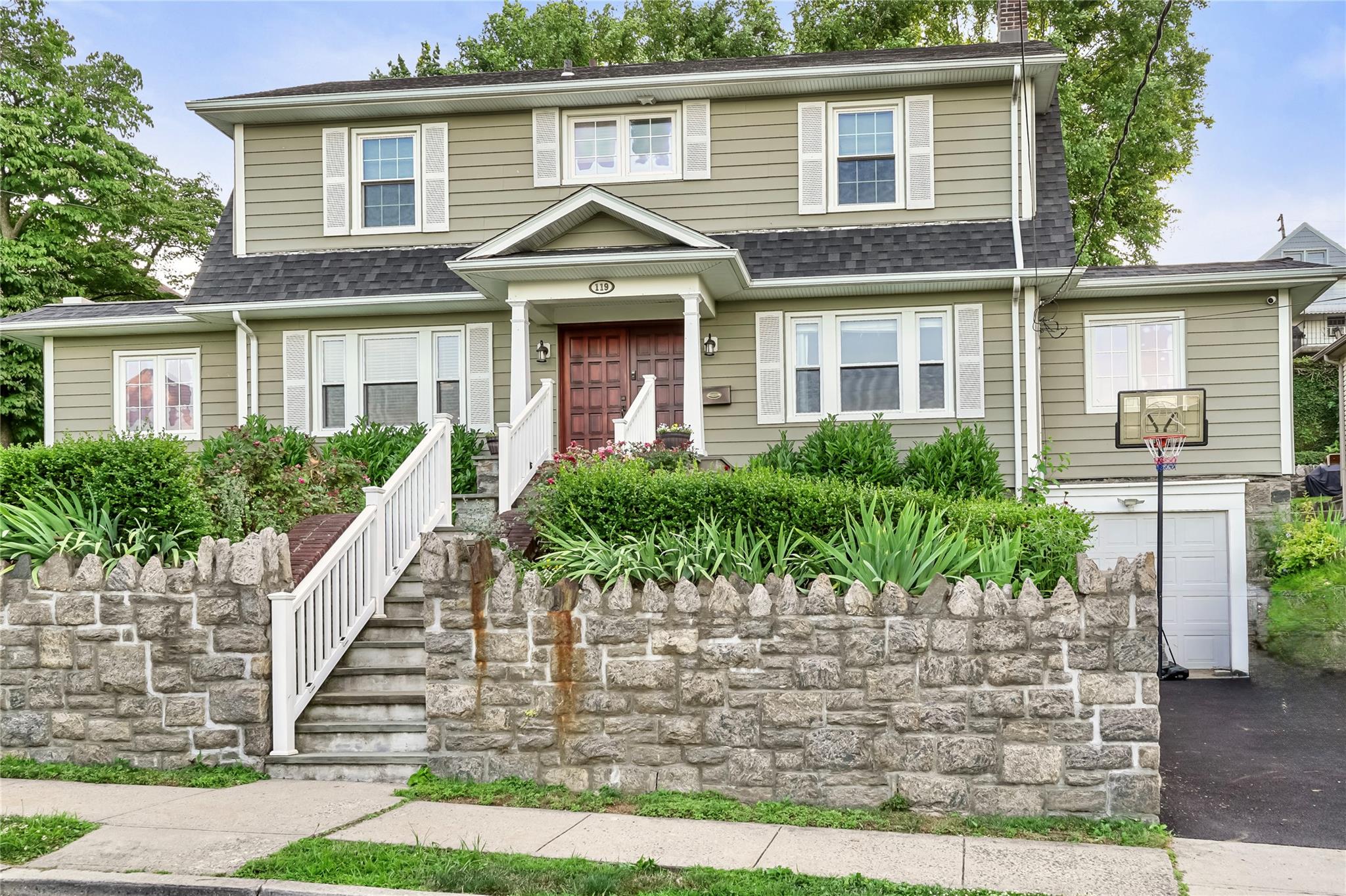 #1 photo, 119 St James Terrace, Yonkers , NY 10704
