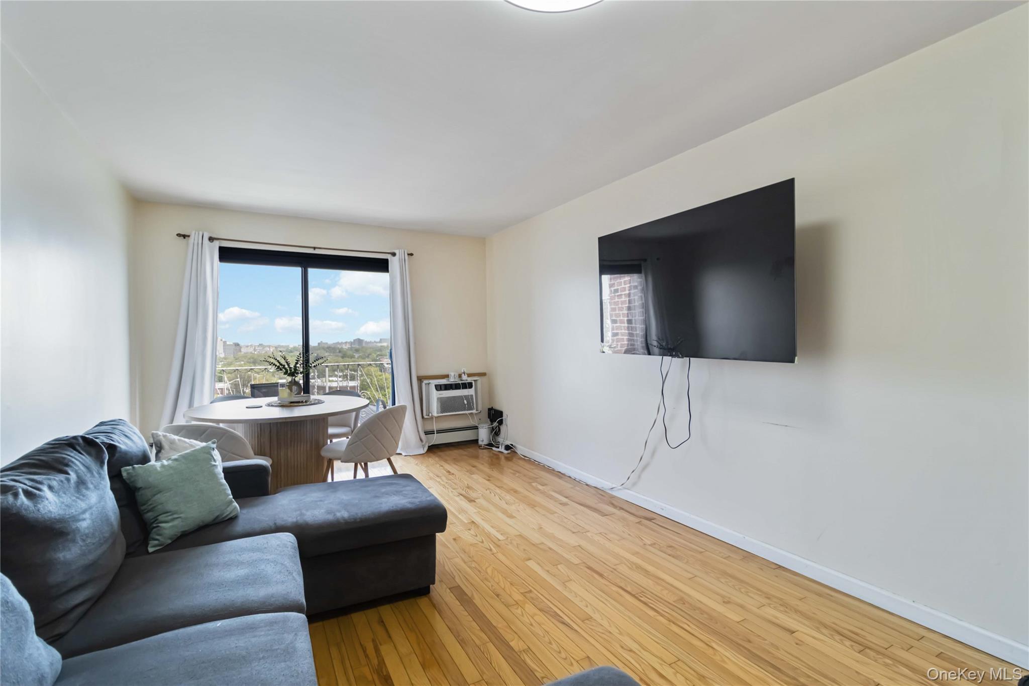 #8 photo, 48-51 58th Lane, クイーンズ区 Woodside , NY 11377